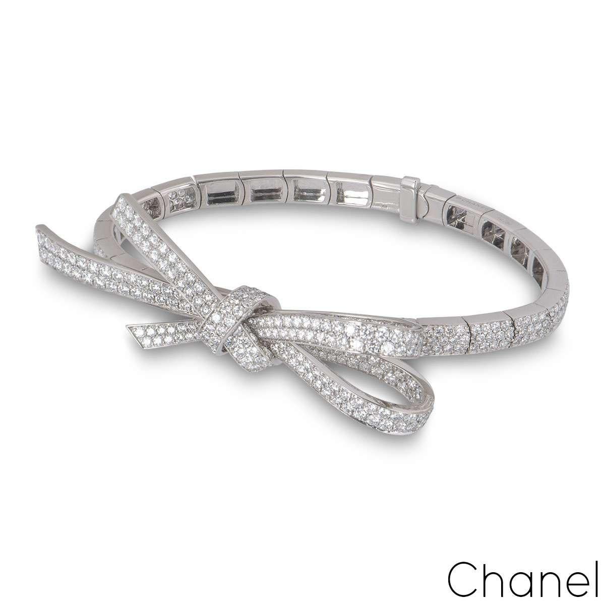 Chanel Ruban-Armband aus Weißgold mit Diamanten J3882 im Zustand „Hervorragend“ in Mayfair, London, London