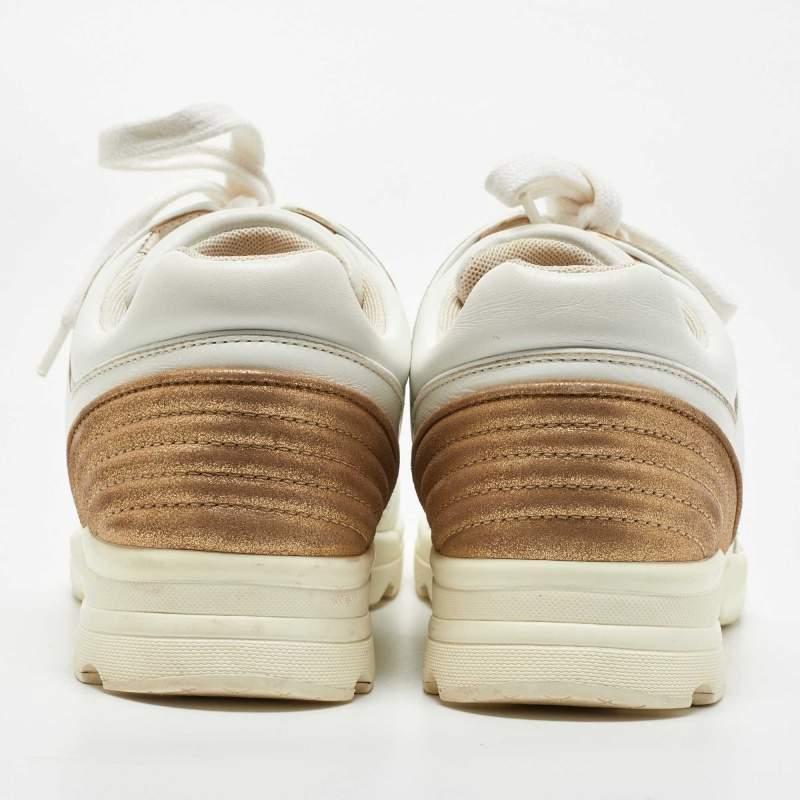 Chanel White/Gold Leather Interlocking CC Low Top Sneakers Size 39 For Sale 1