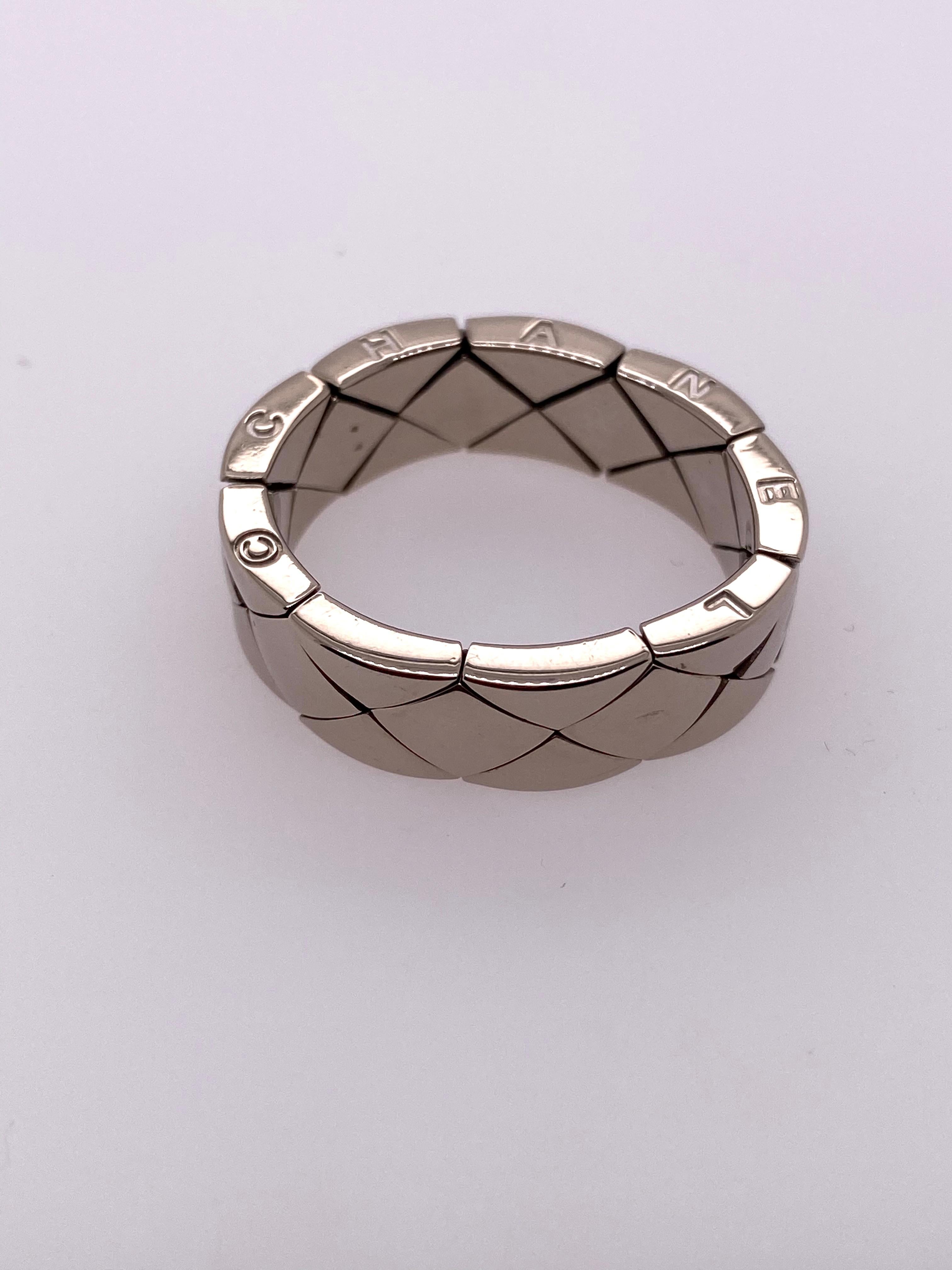 Women's Chanel White Gold Quilted Ring