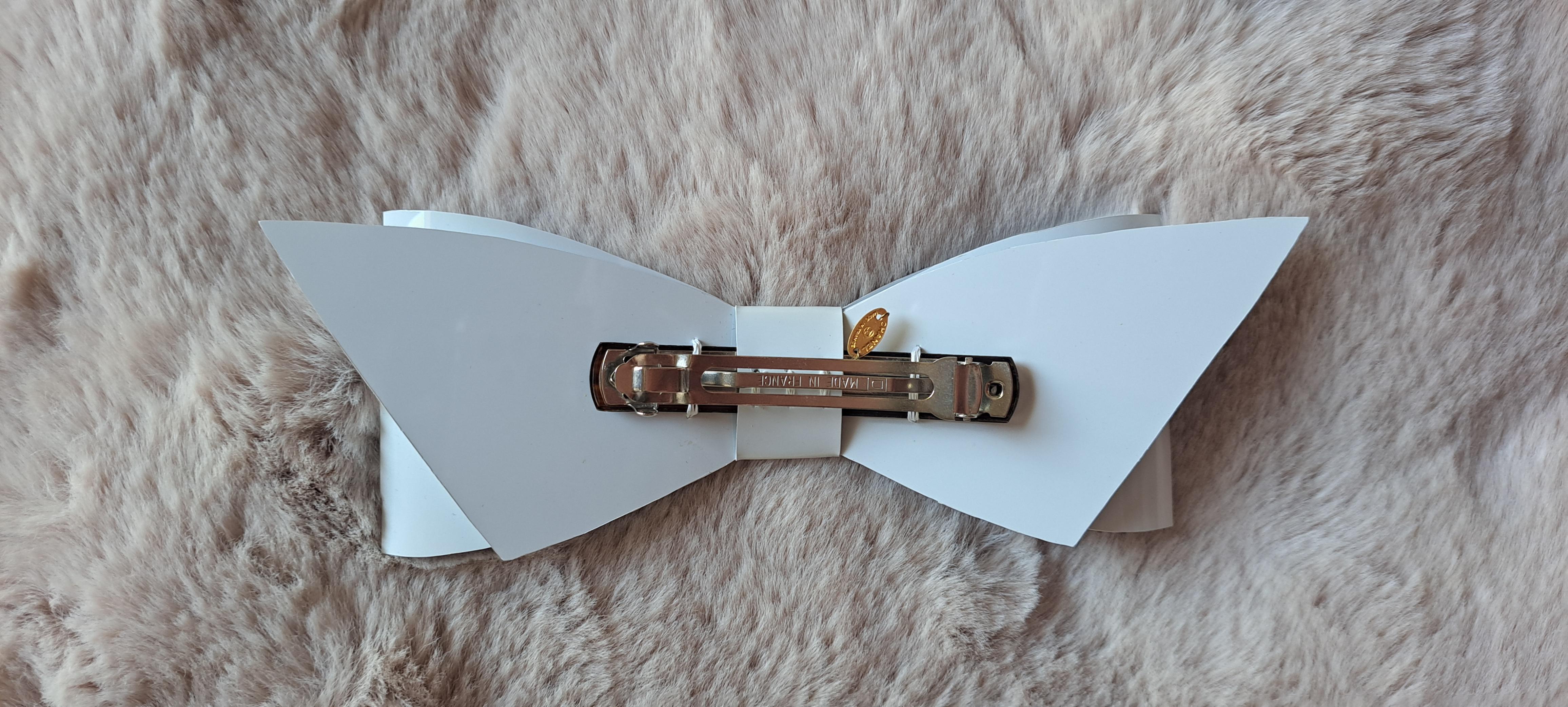 Women's Chanel White Hair Clip Bow Accessory Vintage 90s For Sale