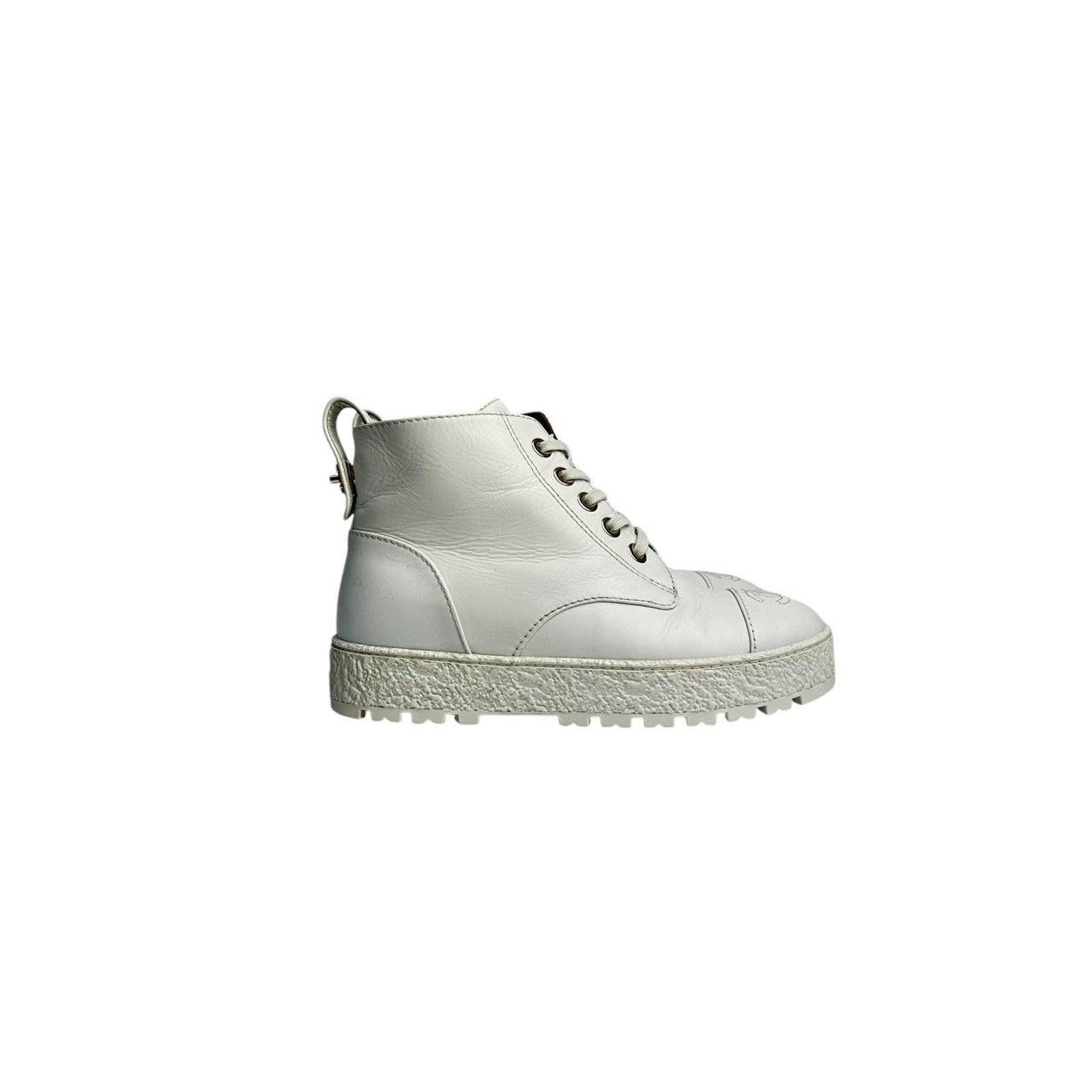 Gray Chanel White High-top leather Sneakers  Sz.37 For Sale