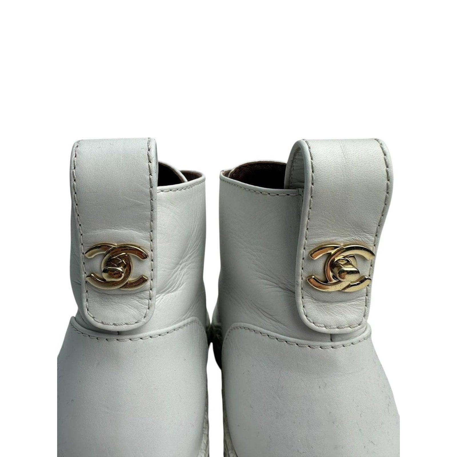 Women's Chanel White High-top leather Sneakers  Sz.37 For Sale