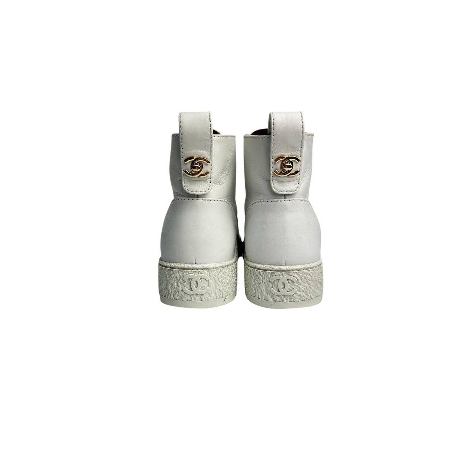 Chanel White High-top leather Sneakers  Sz.37 For Sale 1