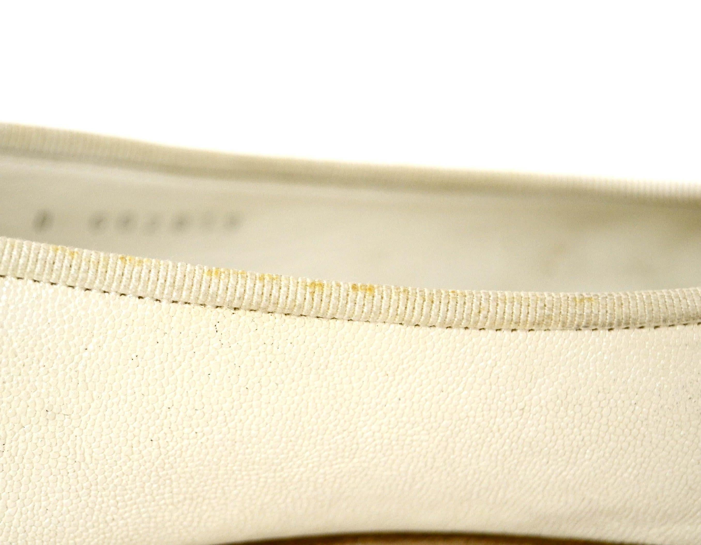Chanel White Iridescent Caviar Leather Cap Toe CC Ballerina Flats sz 39 rt. $750 In Good Condition In New York, NY