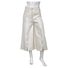 Chanel Pantalones de pata ancha de tweed blanco iridiscente