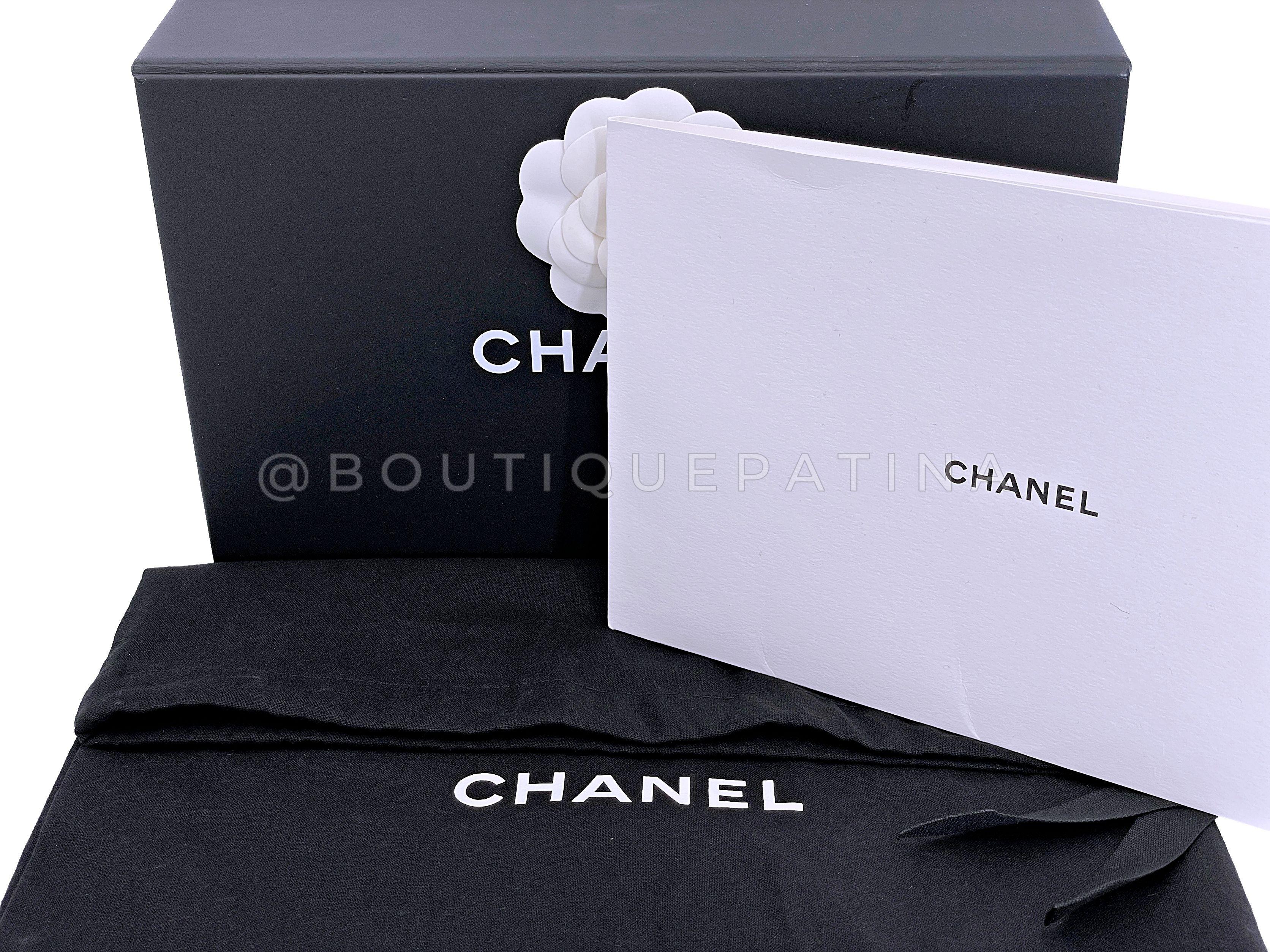 Chanel Weiß Elfenbein Pelz Mini Crossbody Klappentasche Chunky Kette 67242 im Angebot 9