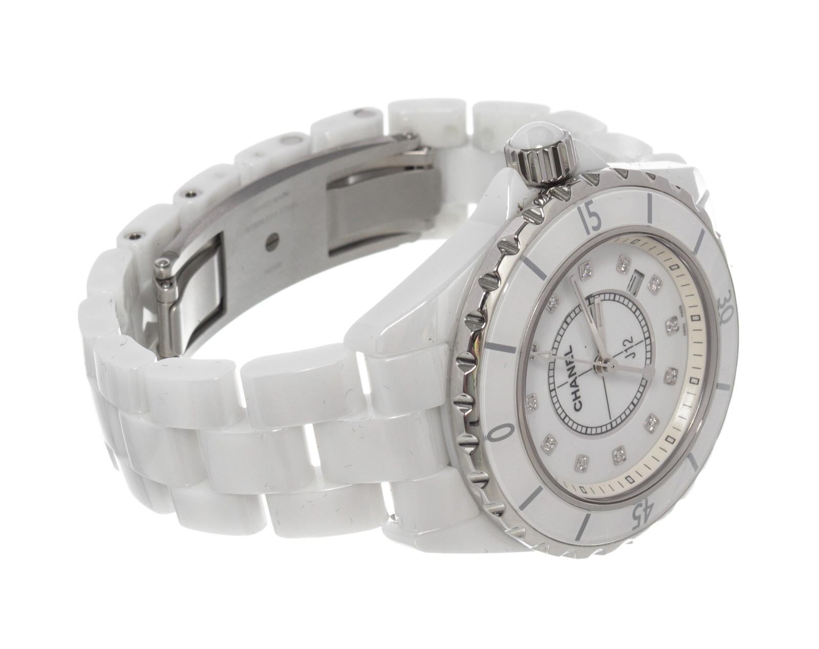 Reloj de cuarzo Chanel Blanco J12 Pave con herrajes dorados.

50253MSC