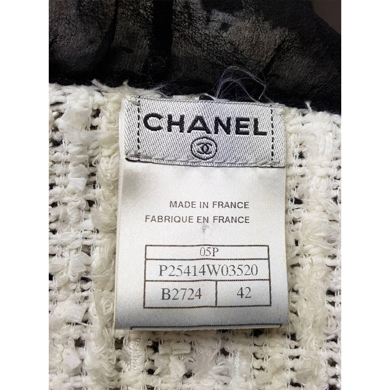 Chanel White Black Boucle Tweed Sequin Embellished Long Sleeve Jacket Size  44 For Sale at 1stDibs