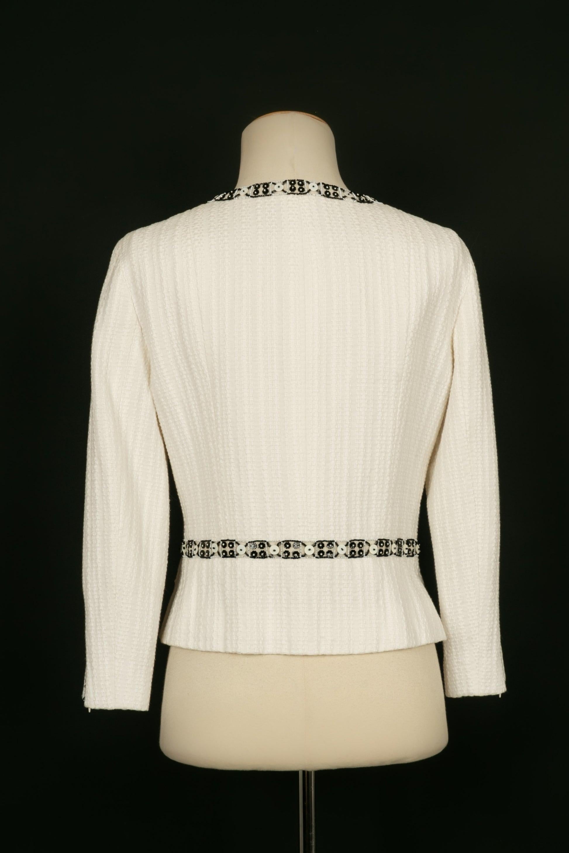Chanel White Jacket in Cotton and Linen with Pearls and Sequins, 2003 In Good Condition In SAINT-OUEN-SUR-SEINE, FR