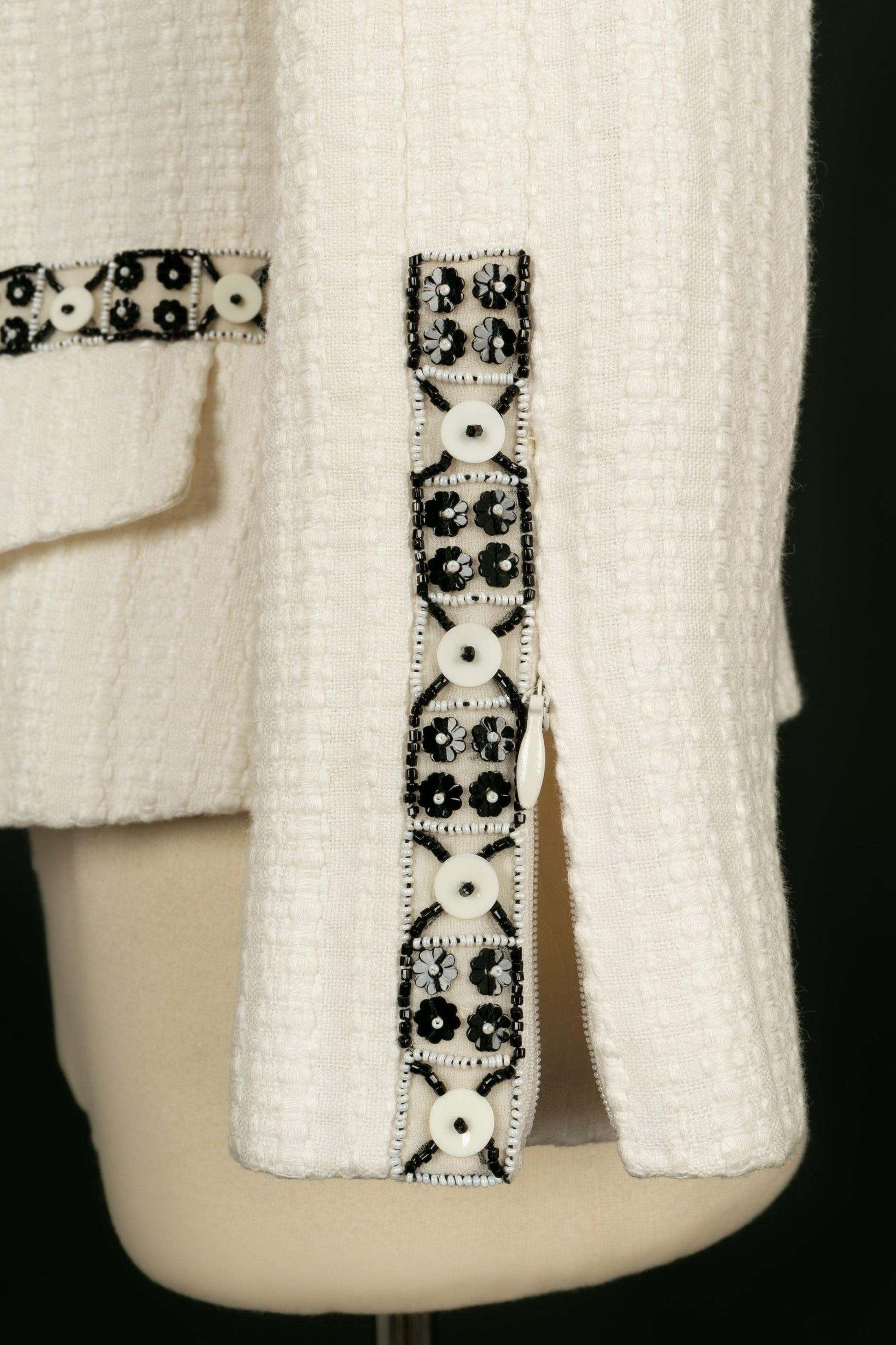 Chanel Weiße Jacke aus Baumwolle und Leinen mit Perlen und Pailletten, 2003 1