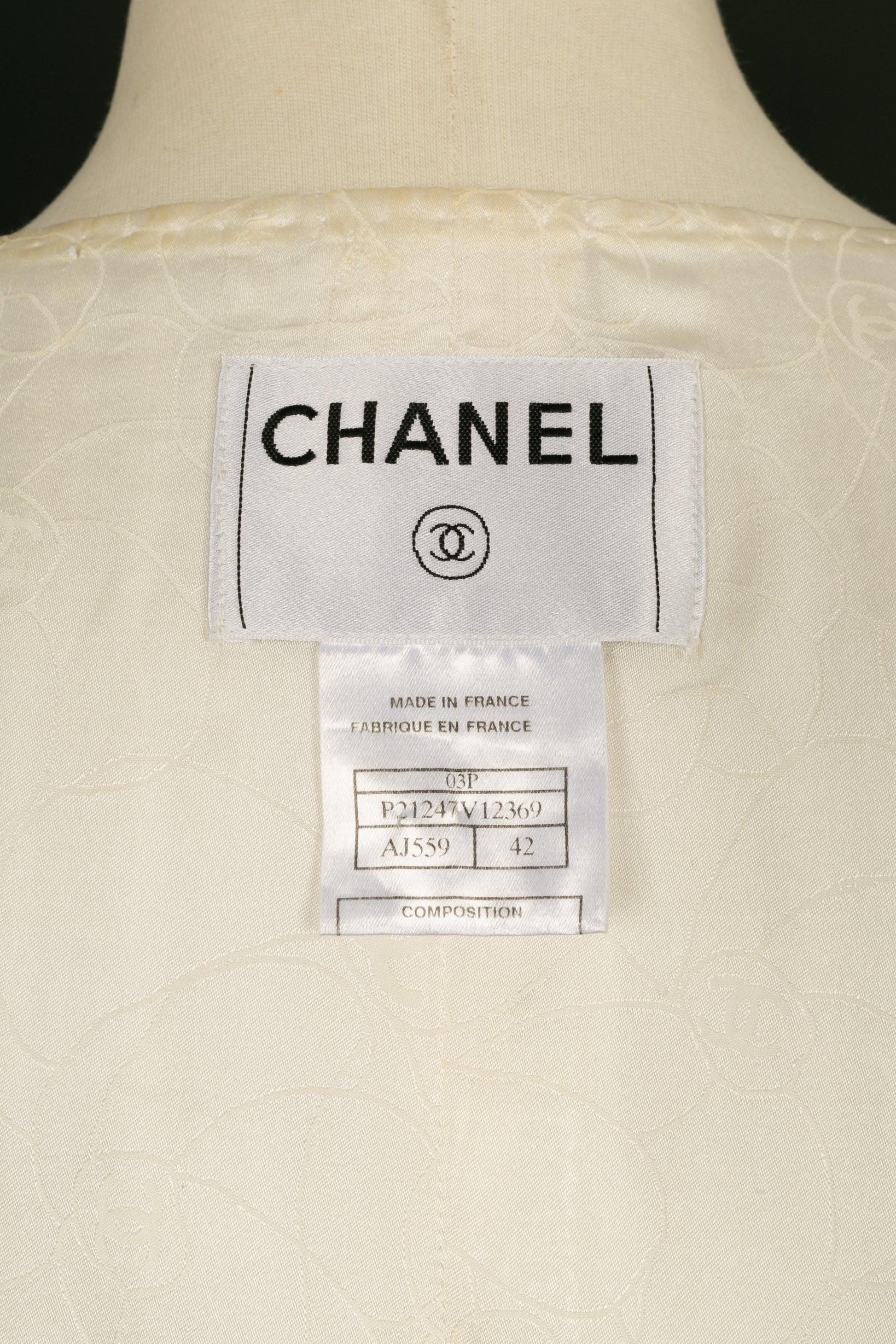 Chanel Weiße Jacke aus Baumwolle und Leinen mit Perlen und Pailletten, 2003 3