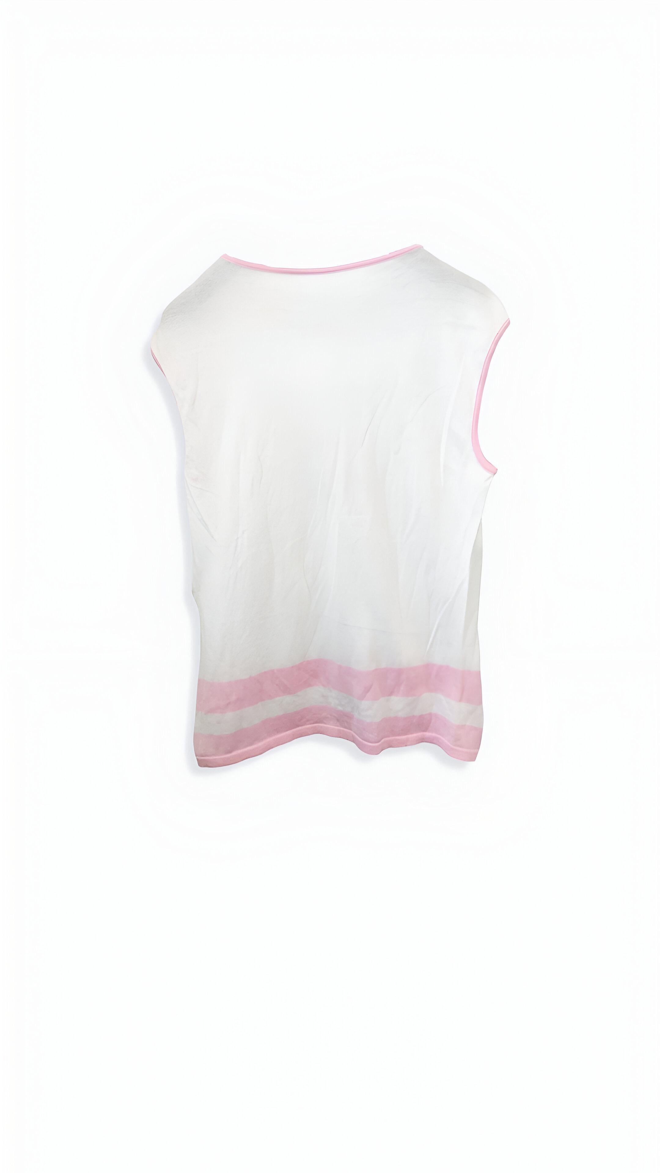 - Chanel white knitted cotton sleeveless top from 2000s collection. 

- Featuring a pink CC logo. This sleeveless top is perfect for summer. It goes with anything on the bottom such as jeans, skirt etc... 

- Size 44. (there is no brand tag on the