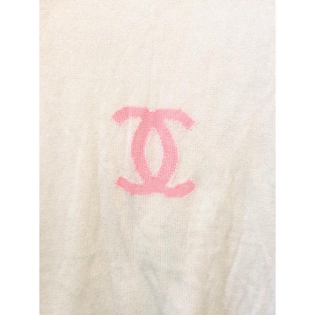 Beige Chanel white knitted cotton sleeveless top in pink CC logo For Sale