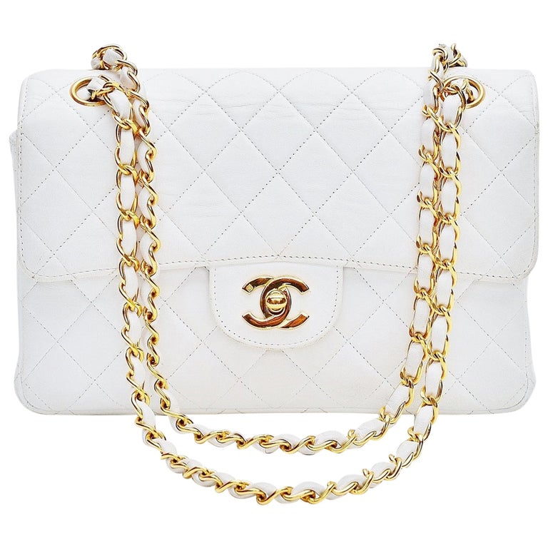 pre owned chanel classic flap bag
