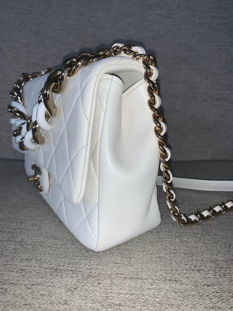 white chanel chain bag