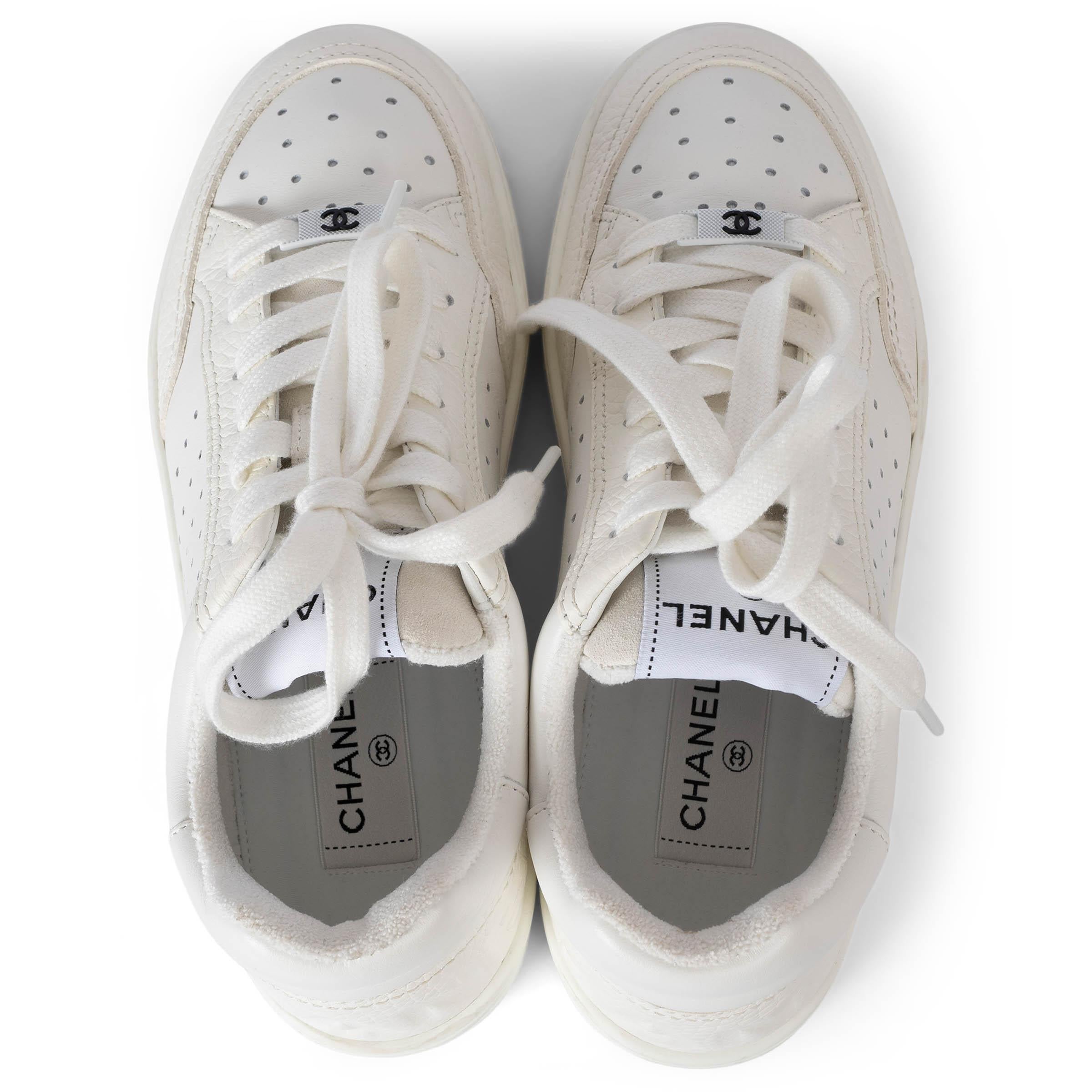 CHANEL white leather 2022 22P LOW-TOP Sneakers Shoes 38.5 fit 38 1