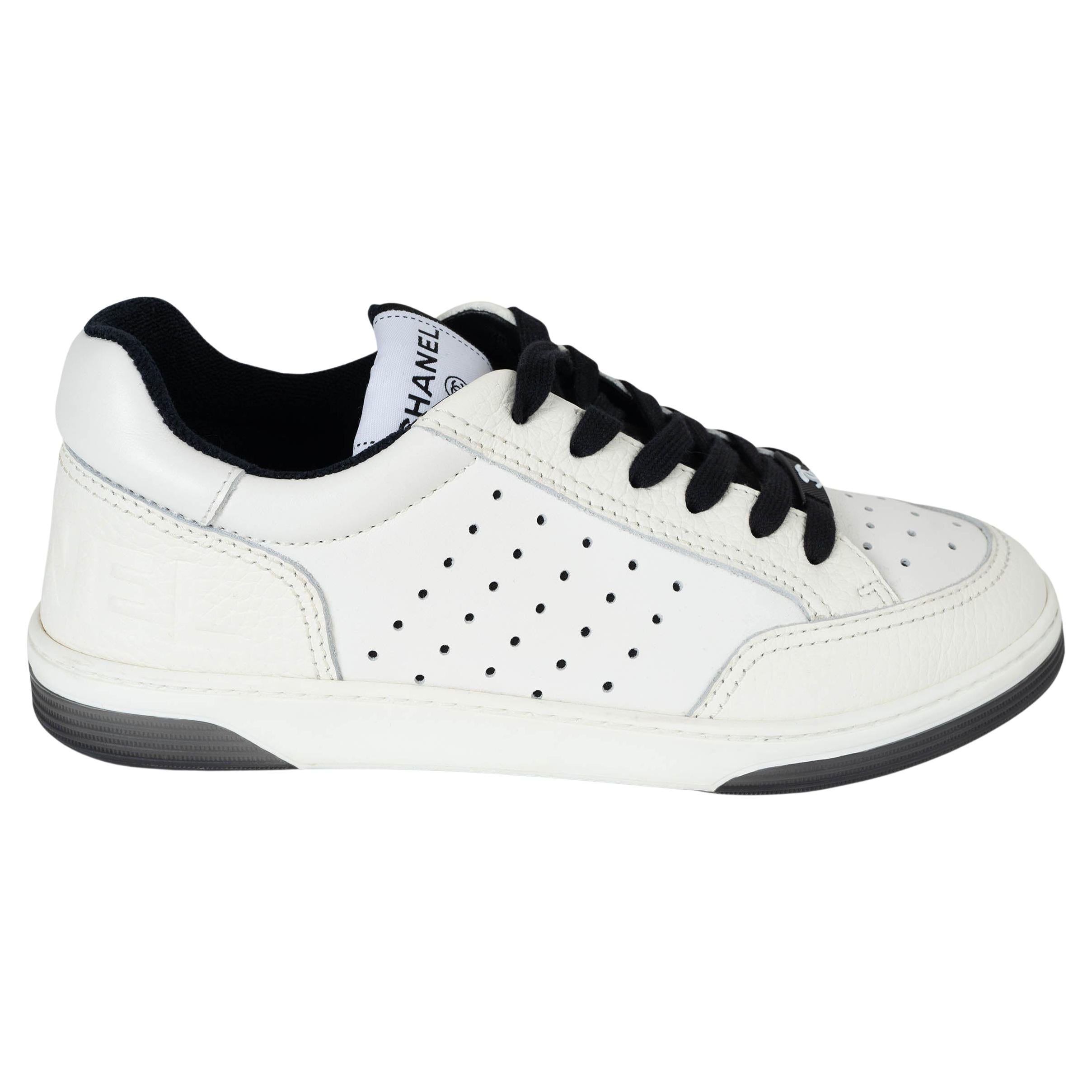 CHANEL cuir blanc 22P LOW TOP Sneakers Chaussures 38.5 G38808