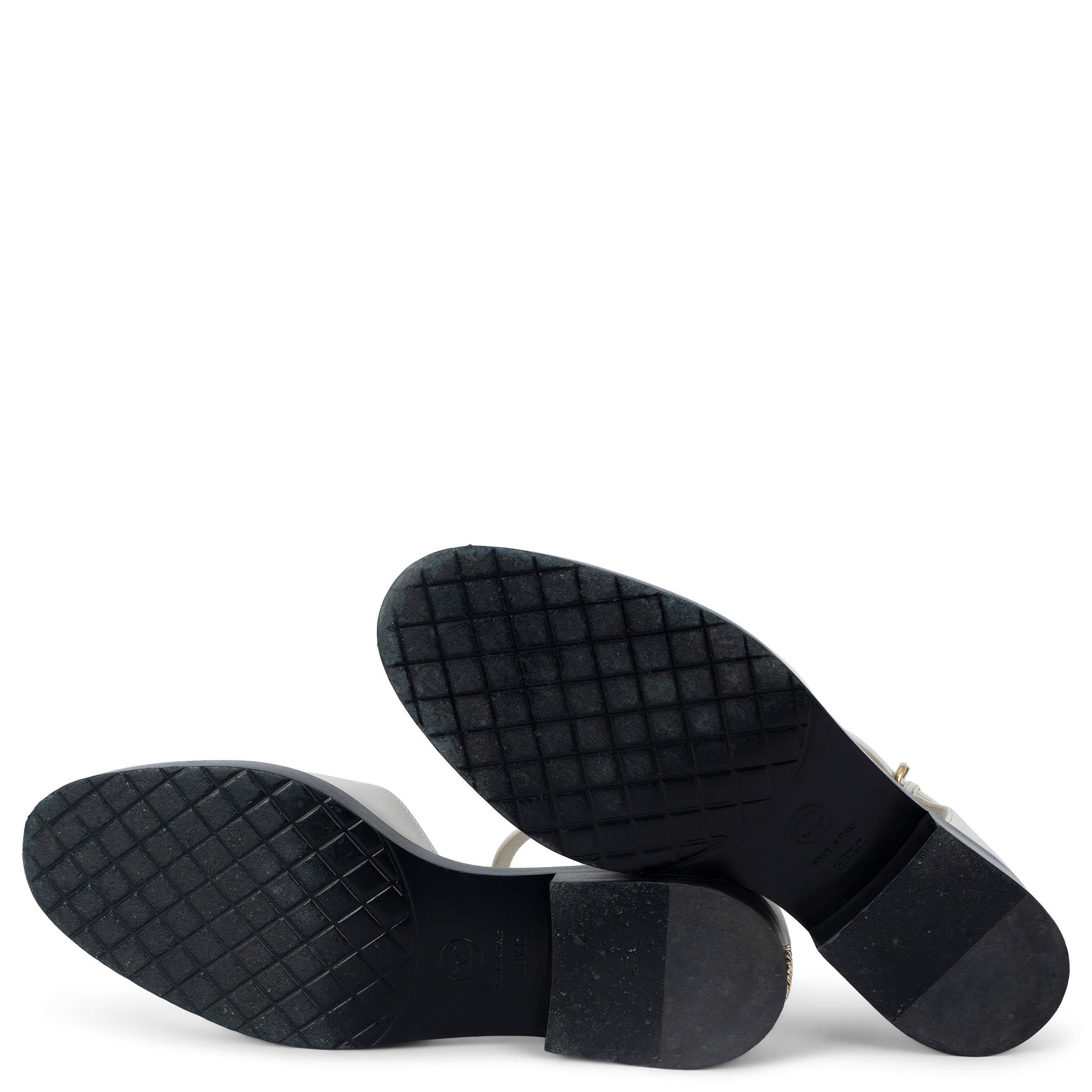 Chanel in pelle bianca 23P MARY JANE Flats Scarpe 38.5 in vendita 3