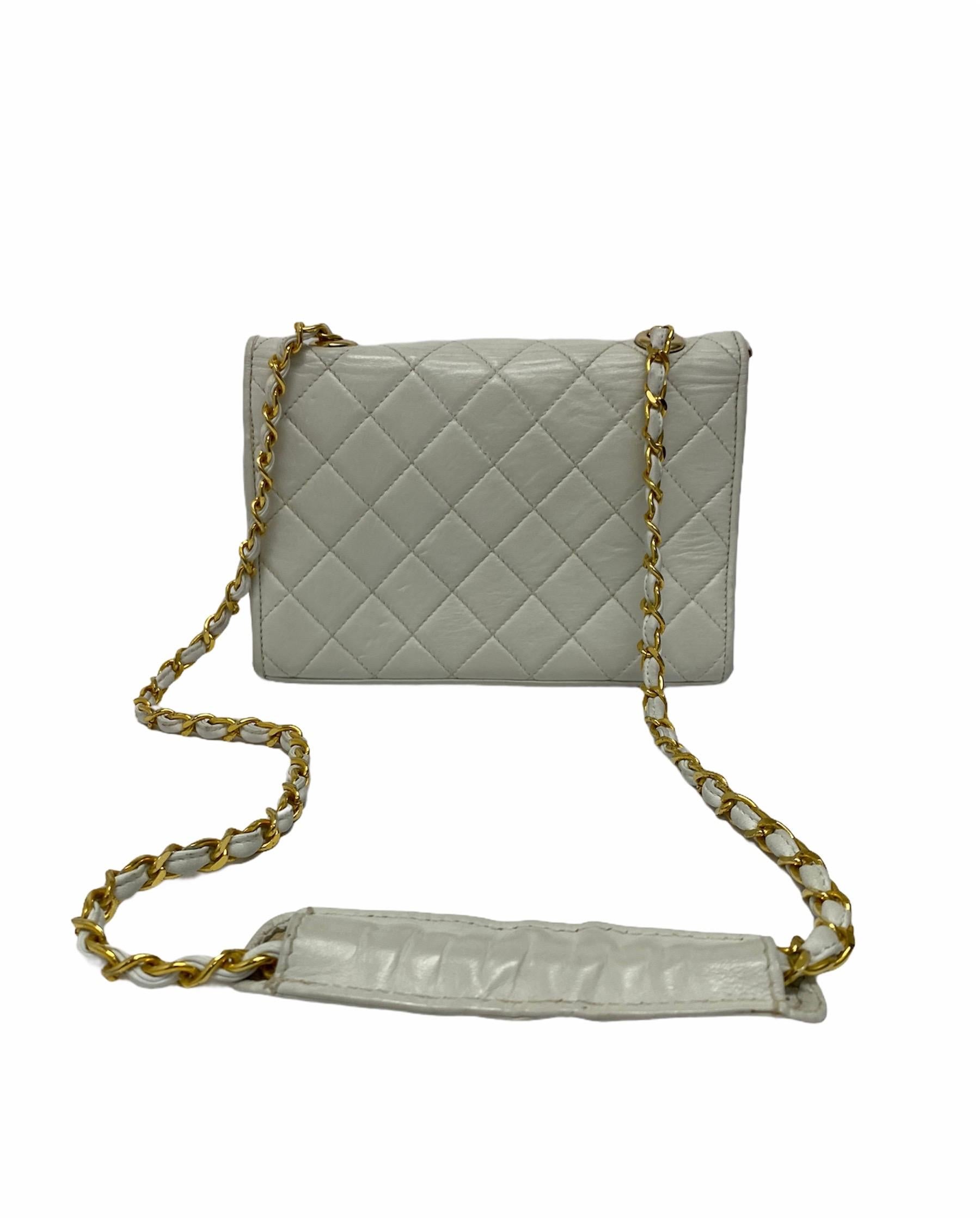 Women's Chanel White Leather Bag