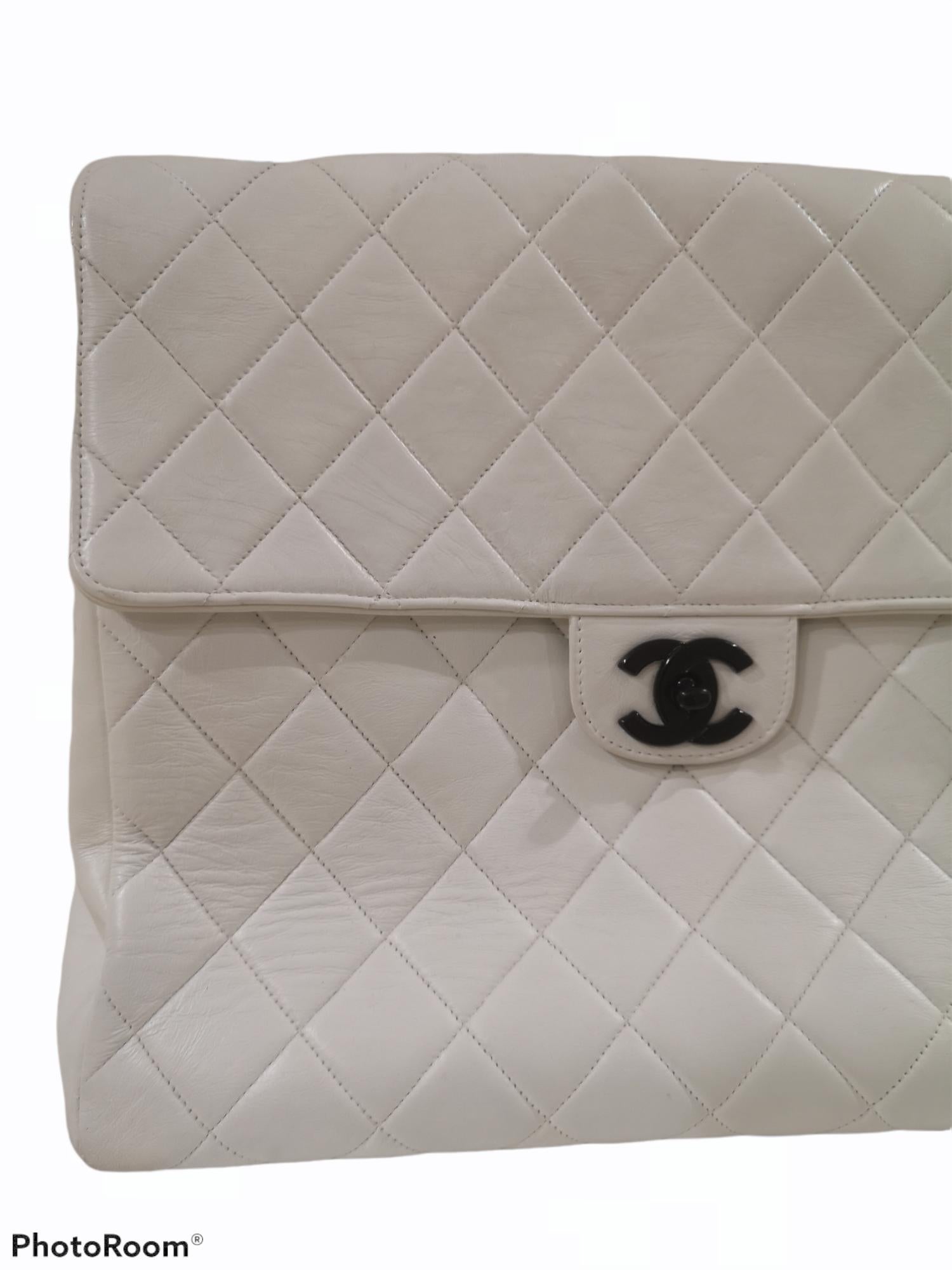 Gray Chanel white leather black hardwared CC shoulder bag