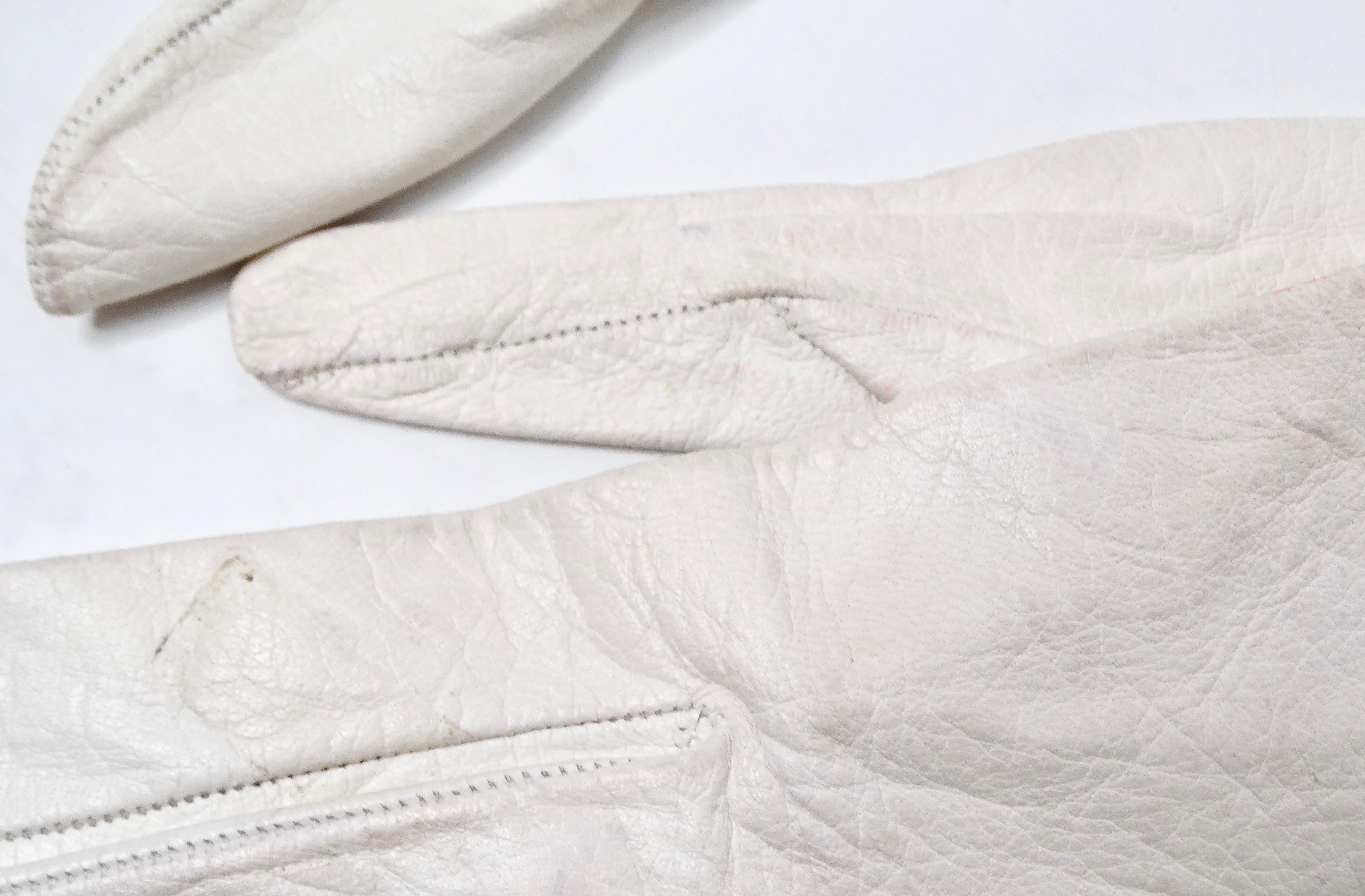 Women's or Men's Chanel White Leather Bow Detailed Gloves circa 1990s For Sale