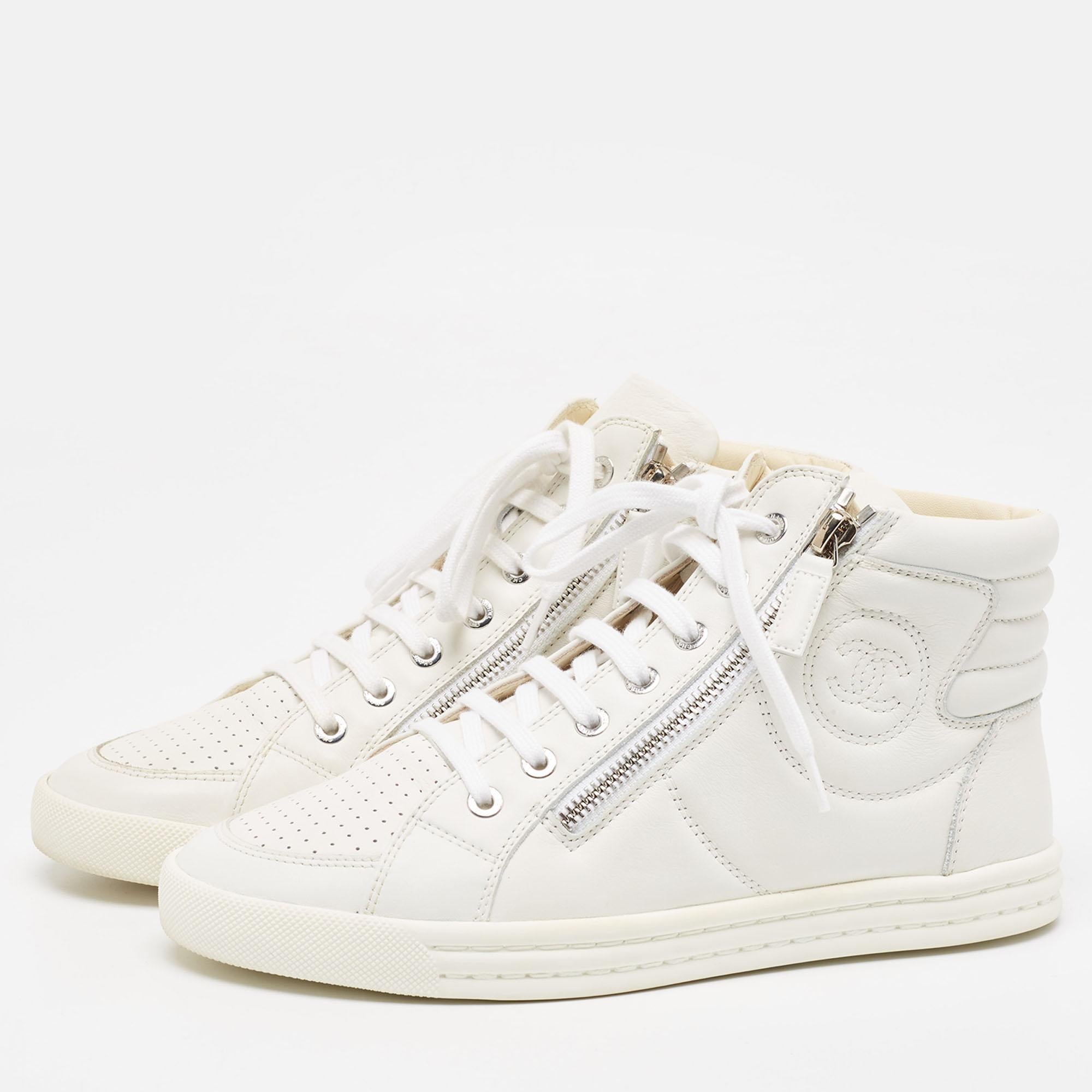 Chanel White Leather CC High Top Sneakers Size 37.5 4