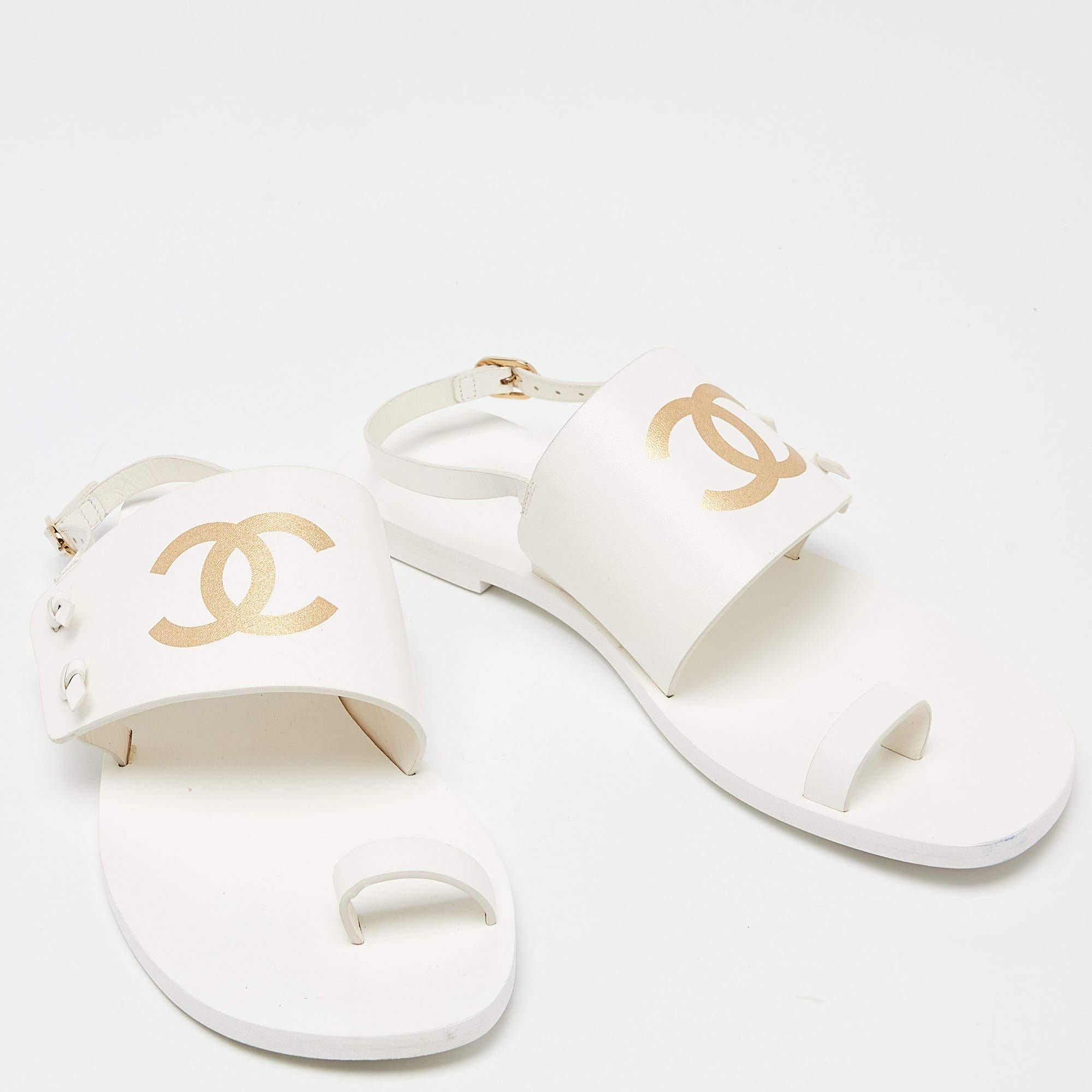 Women's Chanel White Leather CC Toe Ring Slingback Sandals Size 38.5