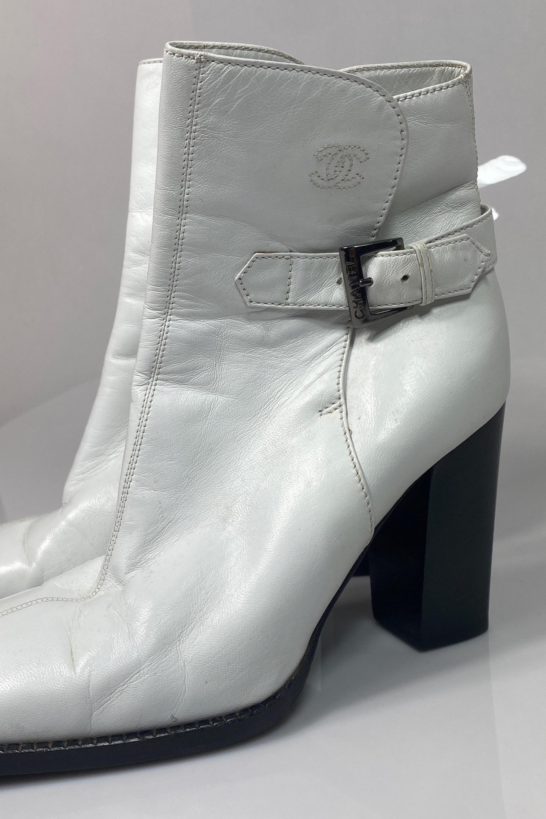 Chanel White Leather Chunky Wood Stack Heel Short Boot -Size 36.5 For Sale 6