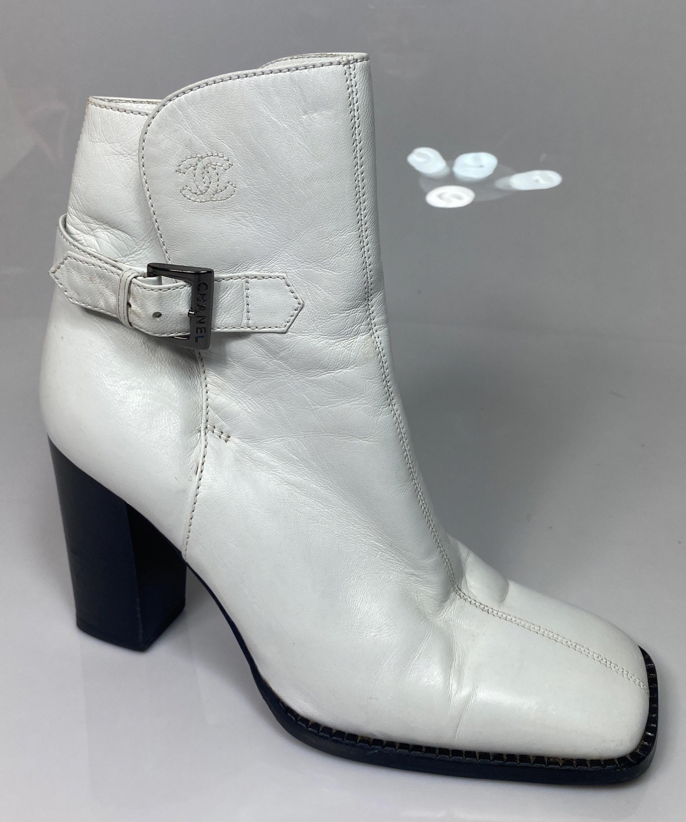 Chanel White Leather Chunky Wood Stack Heel Short Boot -Size 36.5 For Sale 12