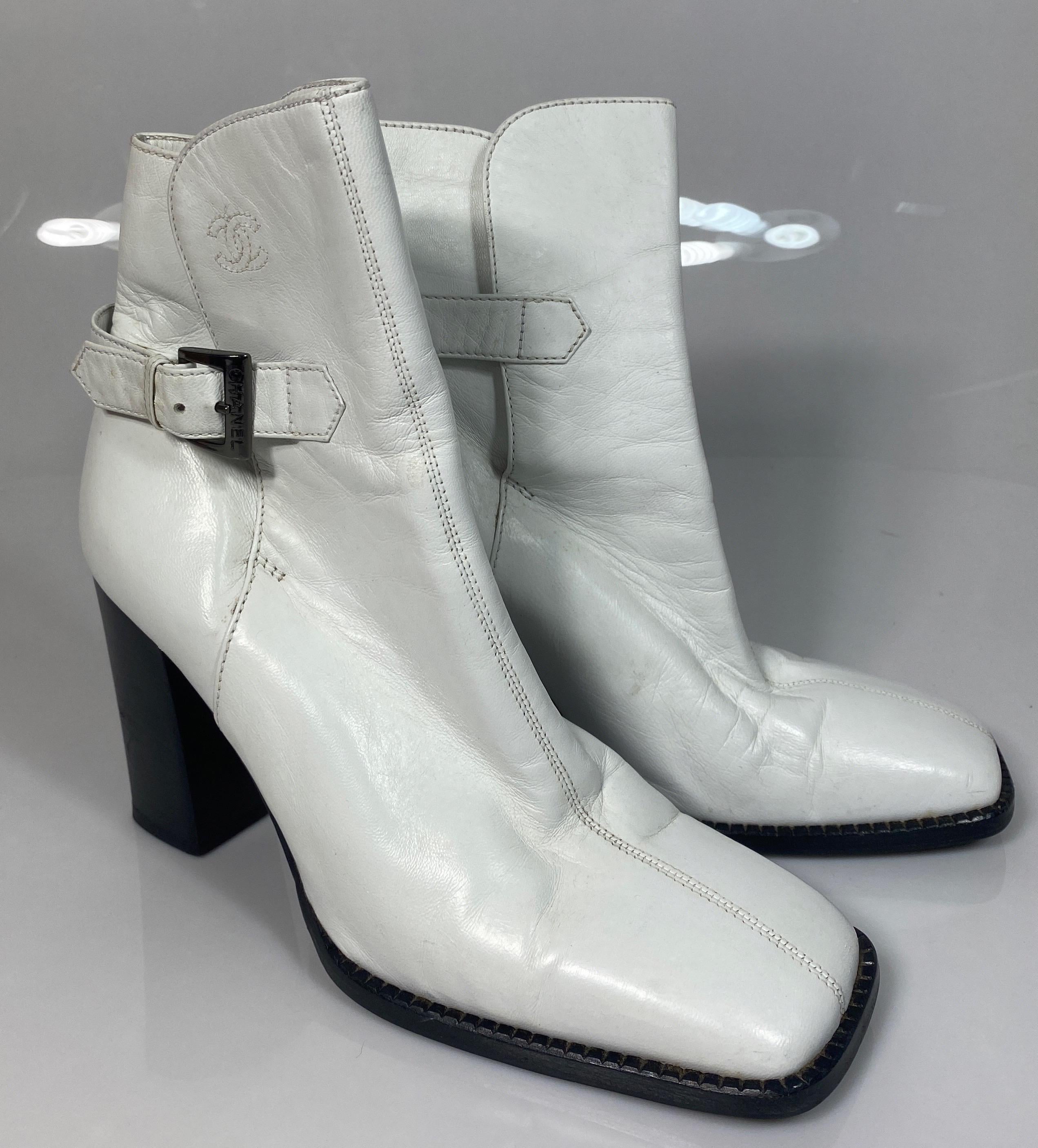 Chanel White Leather Chunky Wood Stack Heel Short Boot -Size 36.5 For Sale 4