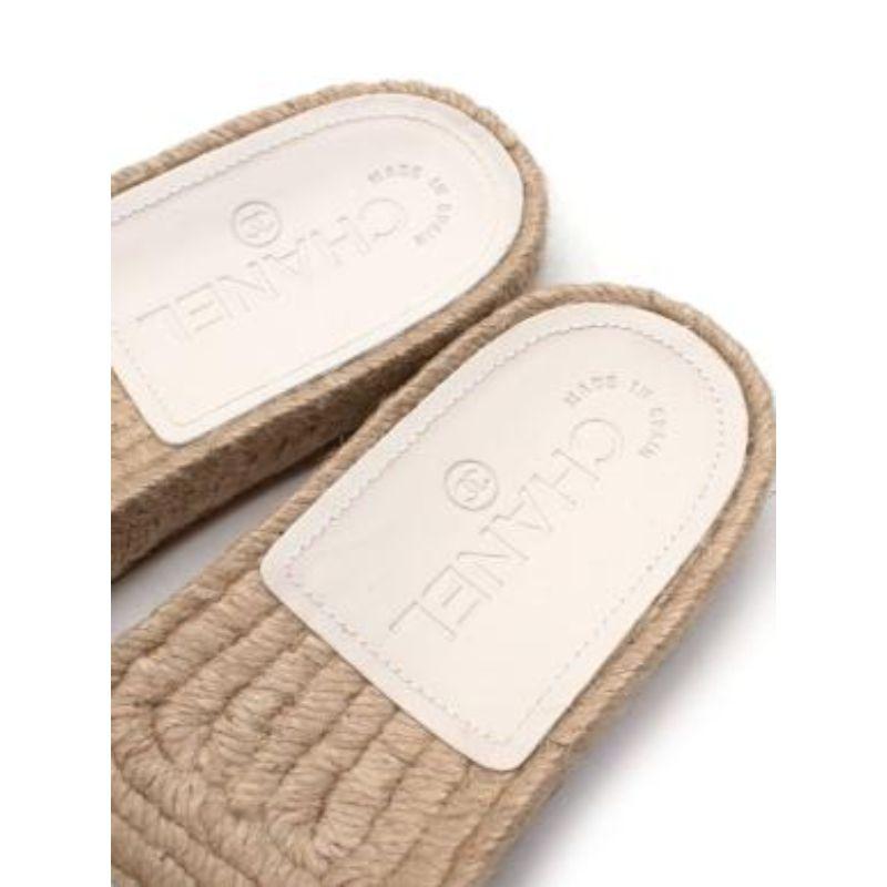 Chanel White Leather Espadrille Sliders with Embellished Logo For Sale 3