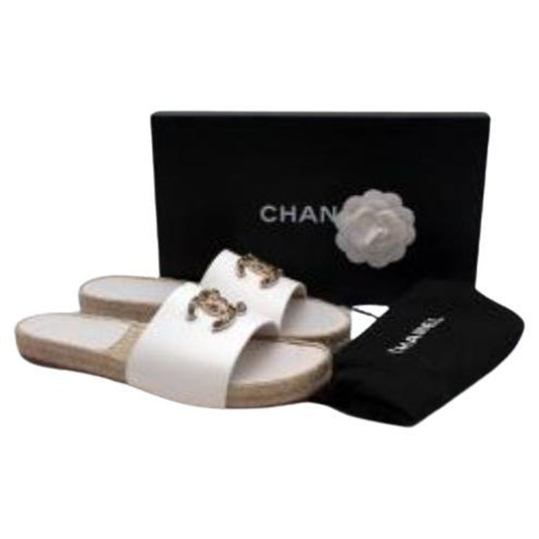 Chanel White Leather Espadrille Sliders with Embellished Logo For Sale at  1stDibs