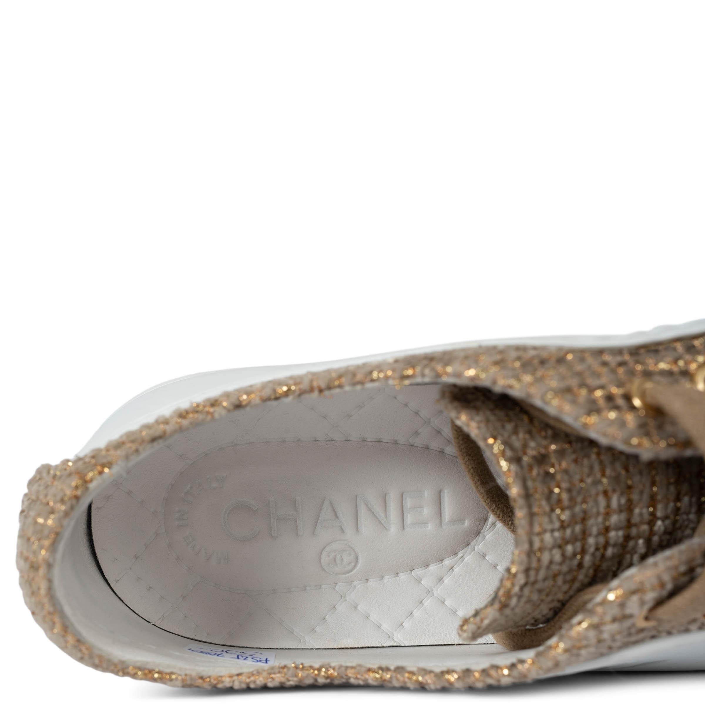 CHANEL white leather & gold 17A COSMOPOLITE TWEED LOW-TOP Sneakers Shoes 36.5 For Sale 3