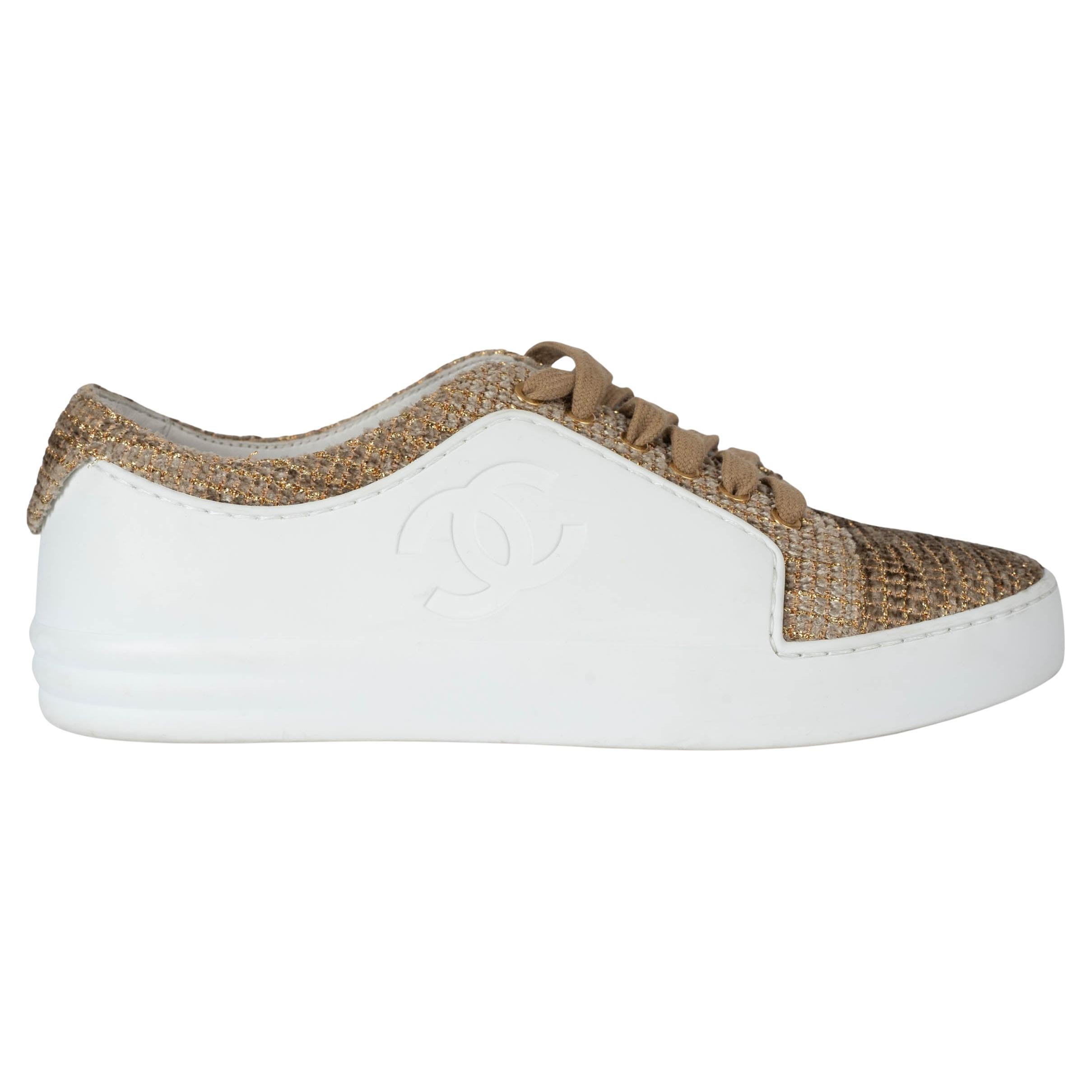 CHANEL white leather & gold 17A COSMOPOLITE TWEED LOW-TOP Sneakers Shoes 36.5 For Sale