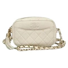 Chanel white leather gold tone hardware shoulder bag