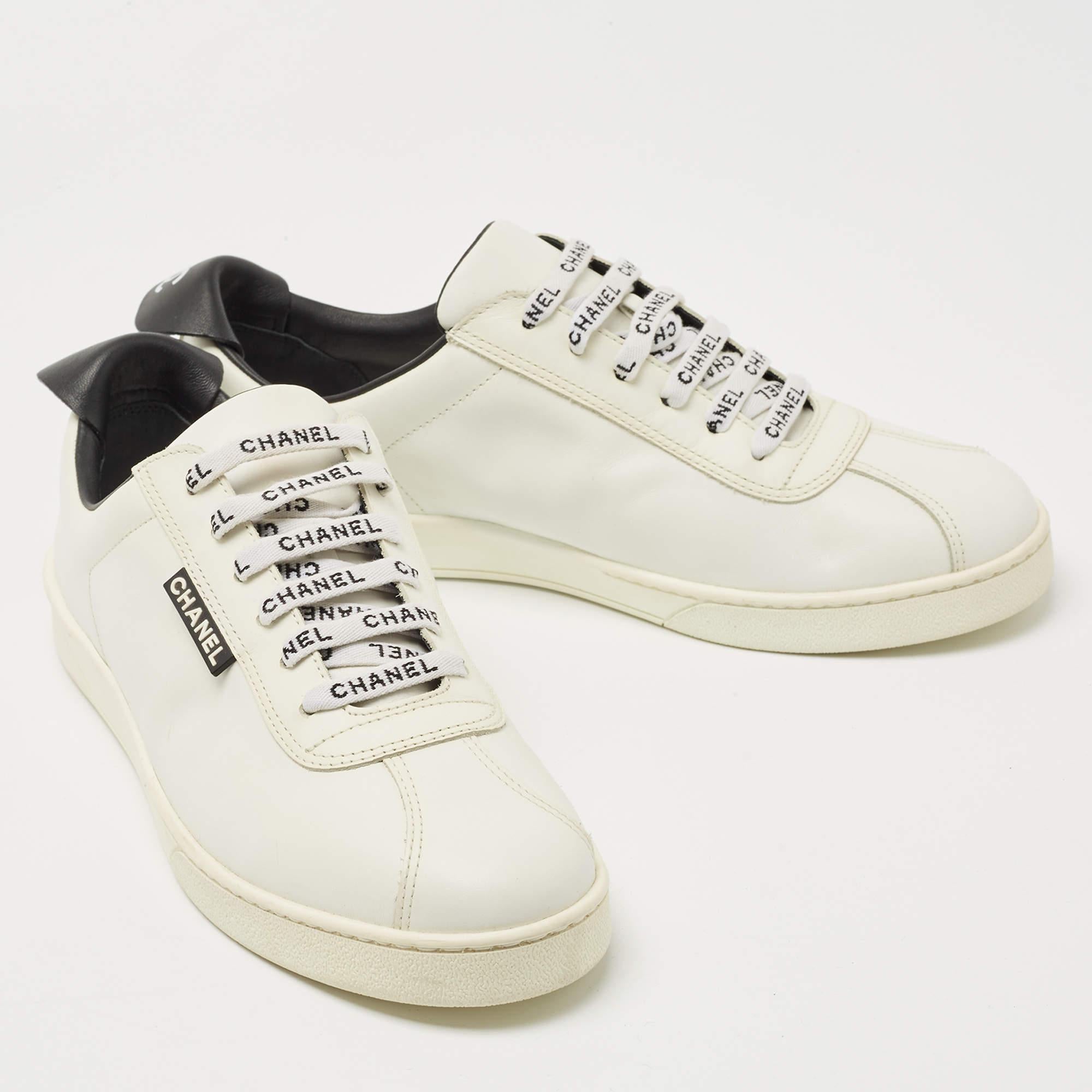 Men's Chanel White Leather Interlocking CC Logo Low Top Sneakers Size 41.5