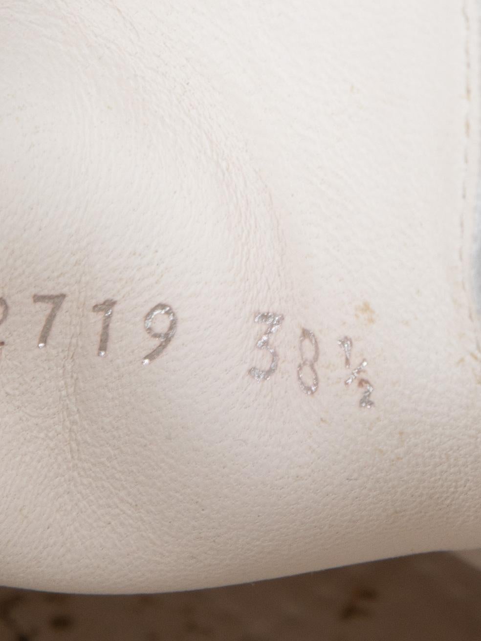 Baskets Chanel en cuir blanc avec logo CC imbriqué Taille IT 38.5 en vente 1
