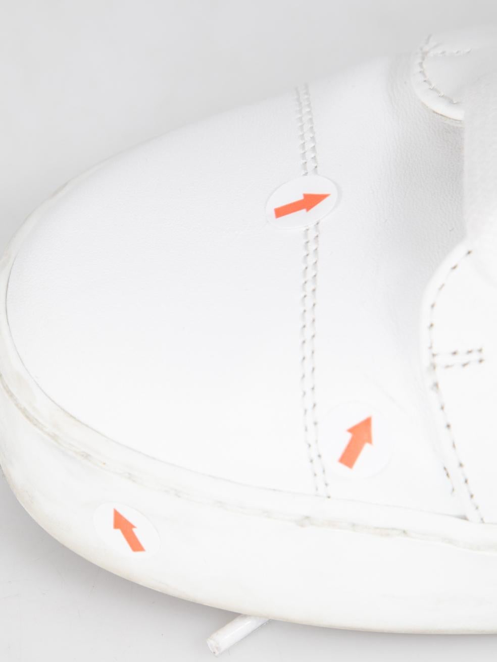 Baskets Chanel en cuir blanc avec logo CC imbriqué Taille IT 38.5 en vente 4