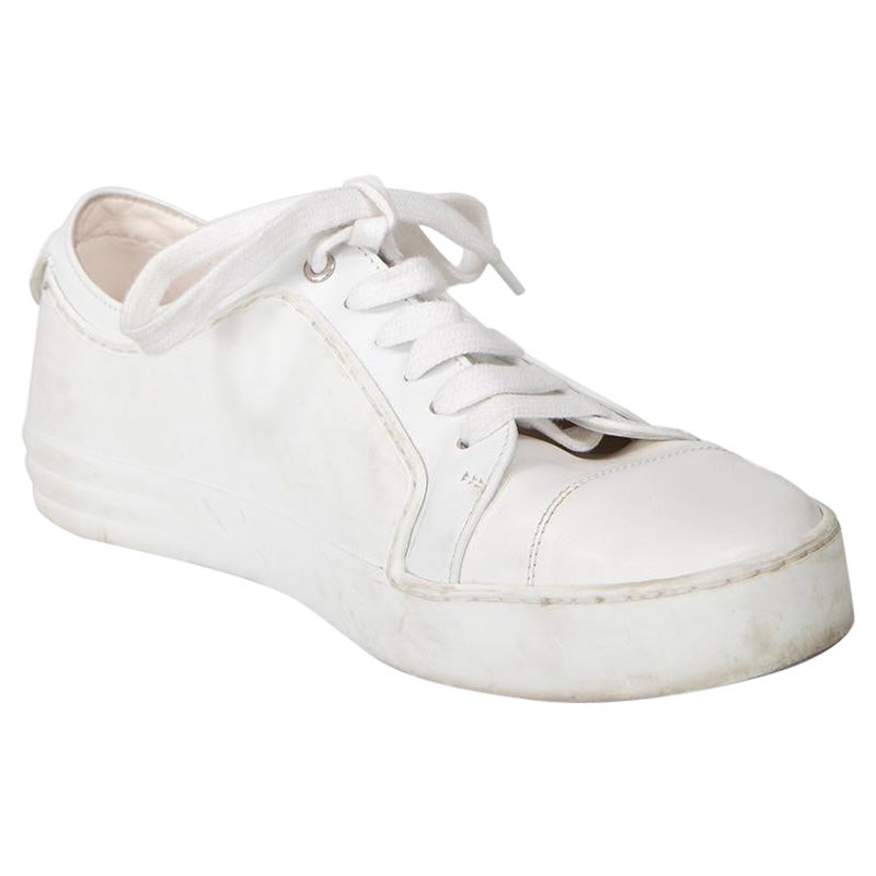 Baskets Chanel en cuir blanc avec logo CC imbriqué Taille IT 38.5 en vente