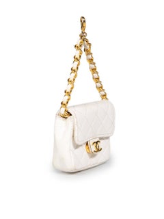 Chanel Bolsa de piel blanca Micro Belt Bag Charm