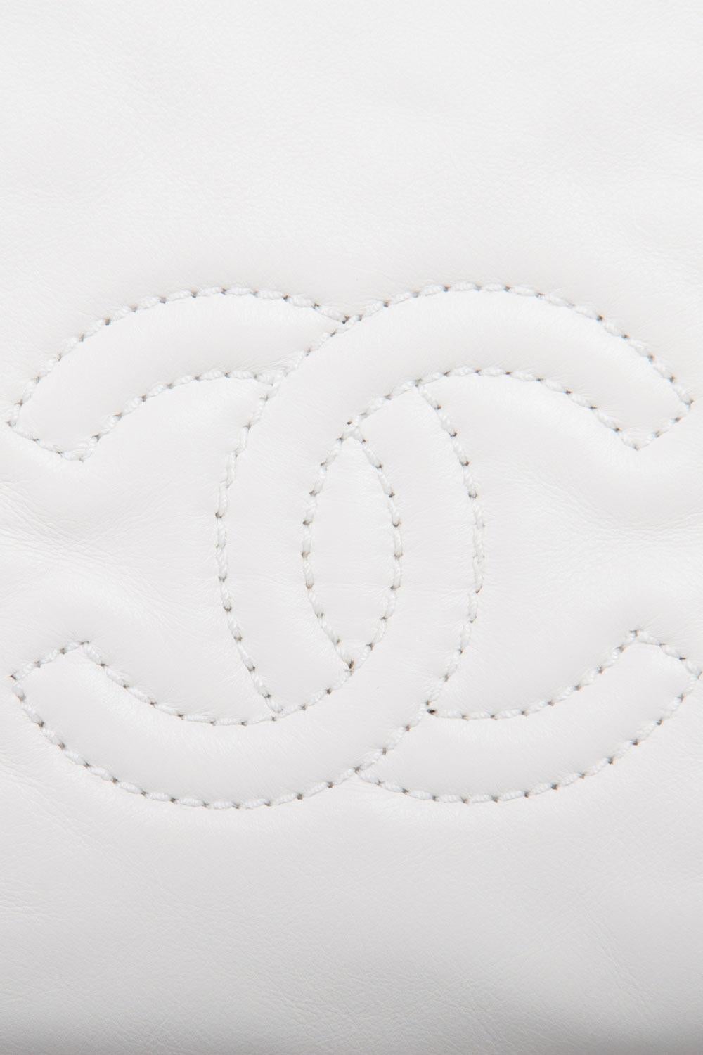 Women's Chanel White Leather Modern Chain Rhodoid Tote