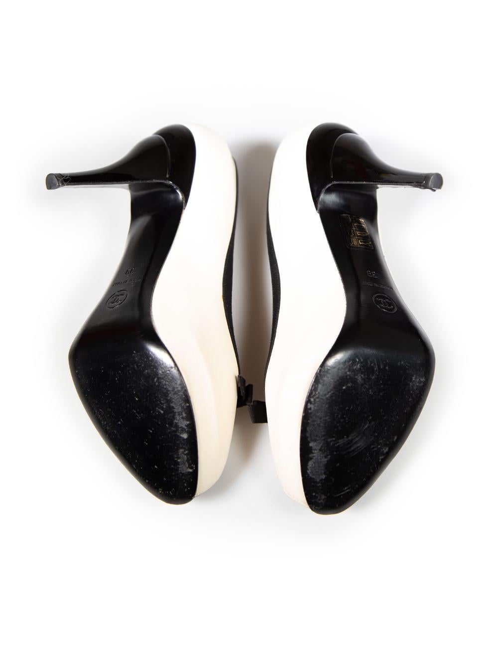 Women's Chanel White Leather Peep Toe Heels Size IT 39