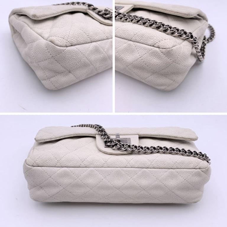 Chanel White Leather Reissue 2.55 Double Flap 225 Shoulder Bag 2000s For Sale 1