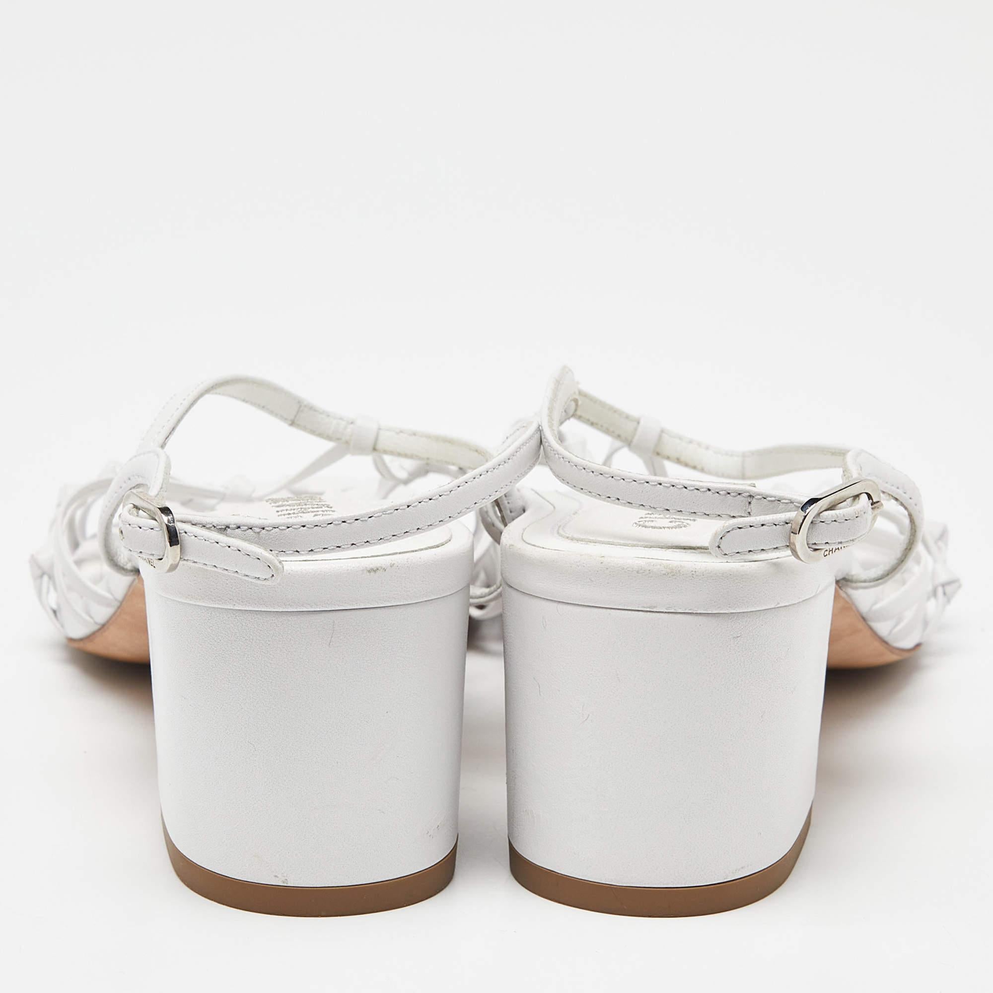 Chanel White Leather Slingback Sandals Size 39.5 For Sale 2
