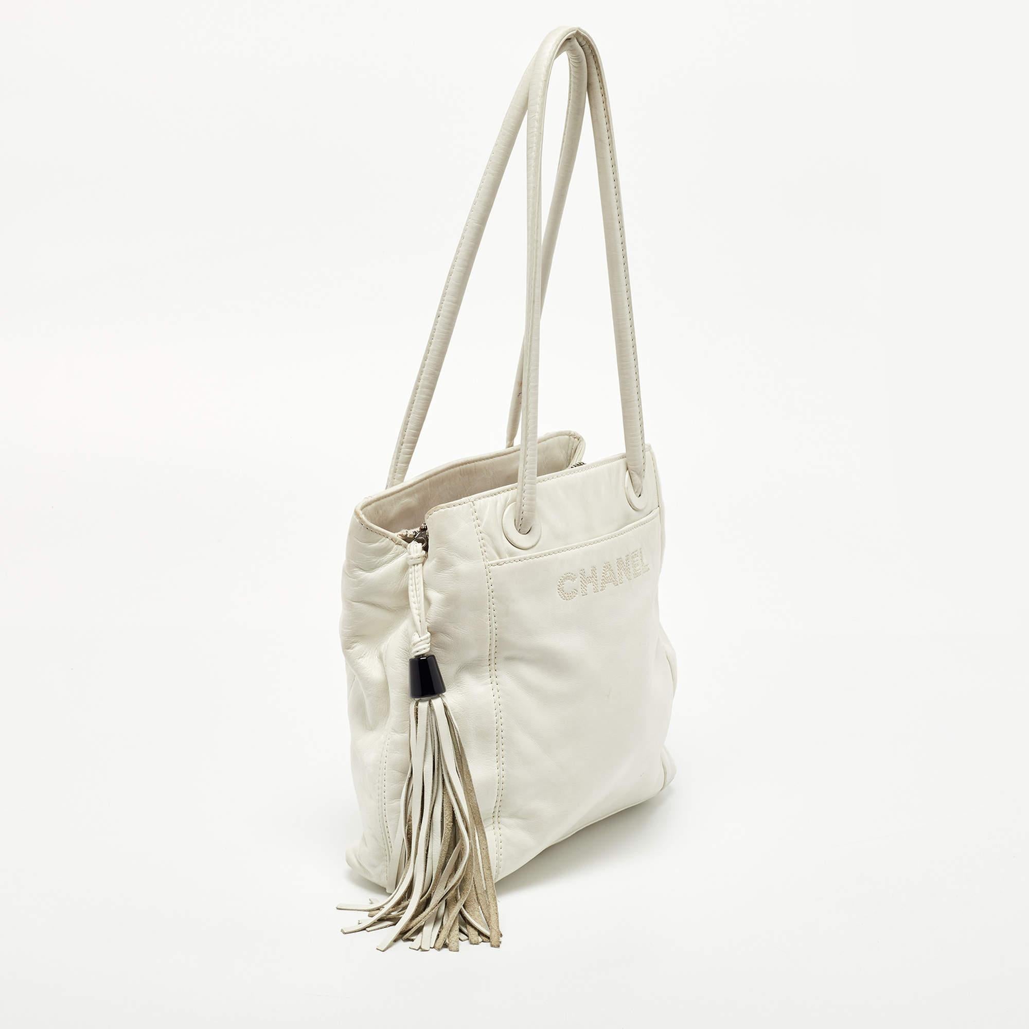 Women's Chanel White Leather Vintage CC Tassel Bag