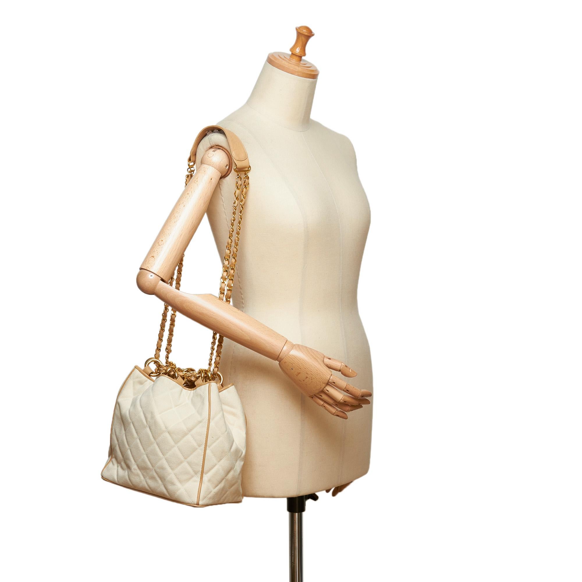 Chanel White Matelasse Chain Shoulder Bag 4