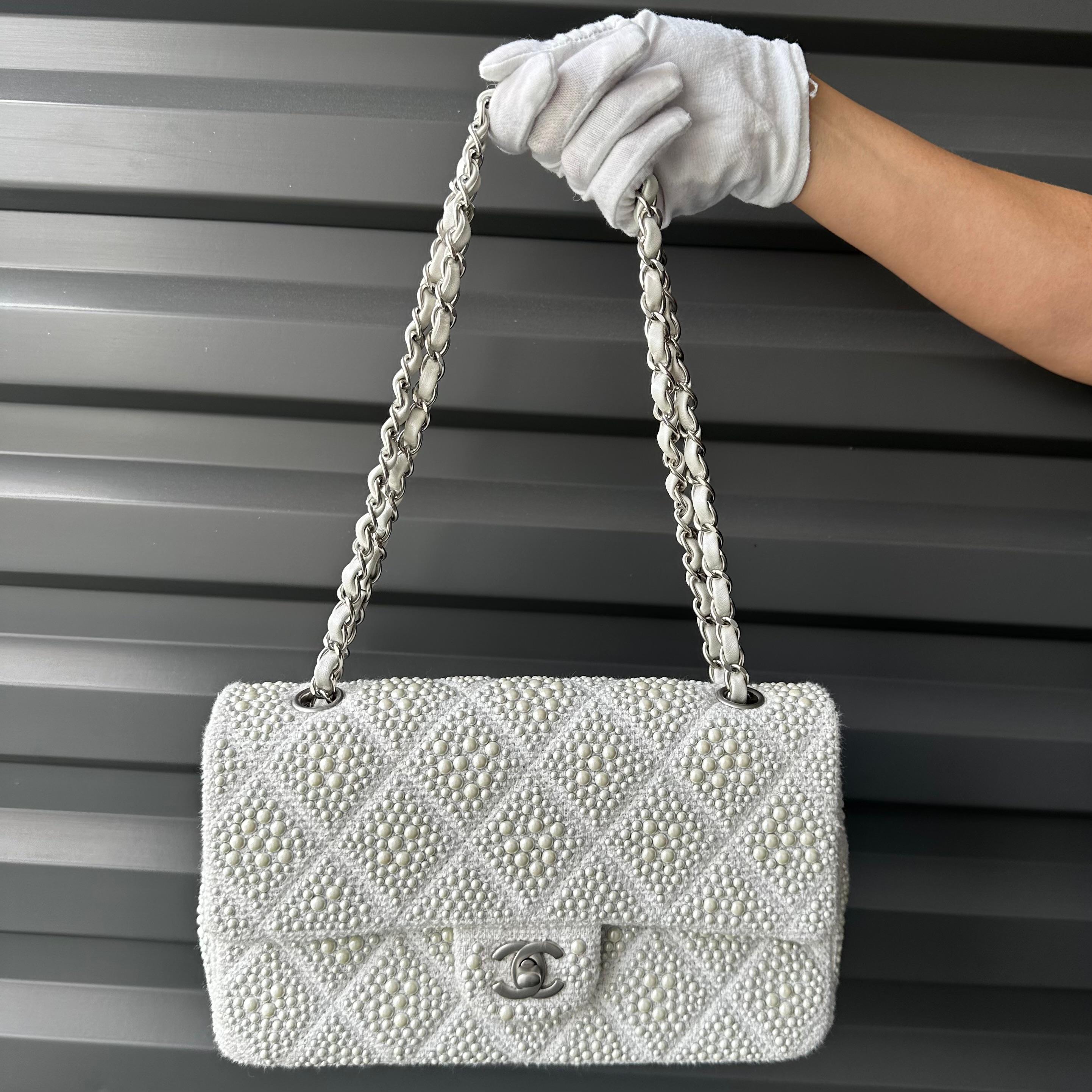 CHANEL White Medium Classic Flap Pearl Embellished Tweed Bag SHW In Excellent Condition For Sale In Los Angeles, CA
