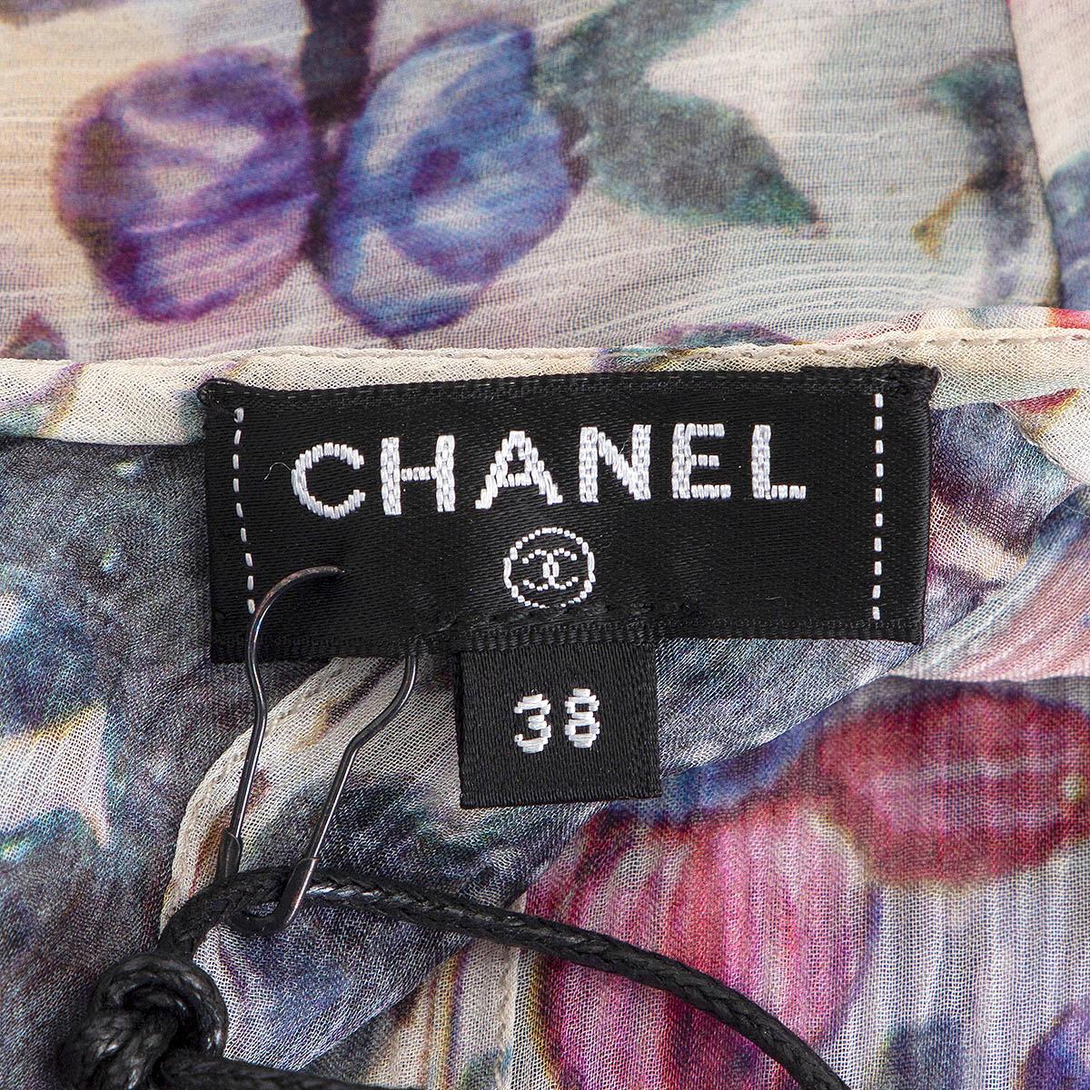 CHANEL white & multi 2015 DUBAI FLORAL PLEATED Sleeveless Blouse Shirt 38 S For Sale 3