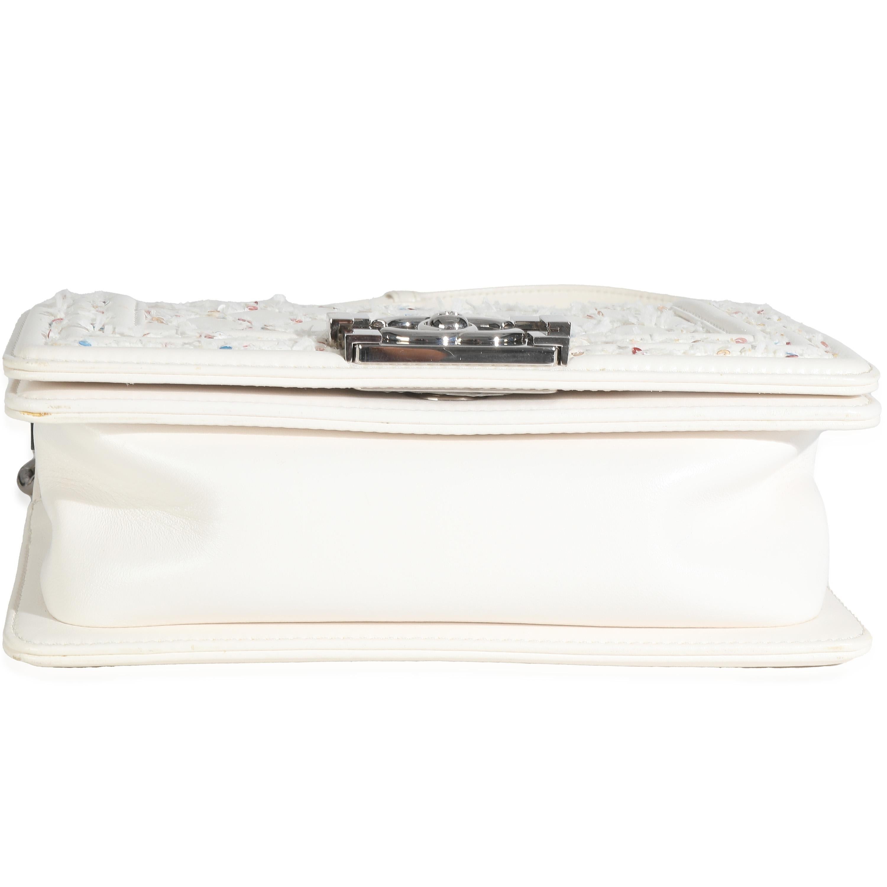 Chanel White Multicolor Lambskin Sequin Embroidered Small Boy Bag en vente 3
