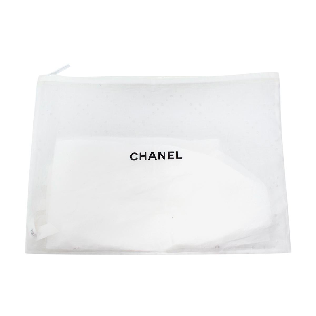 Chanel White Multicolour Cashmere Logo Intarsia Jumper - US 00 For Sale 2